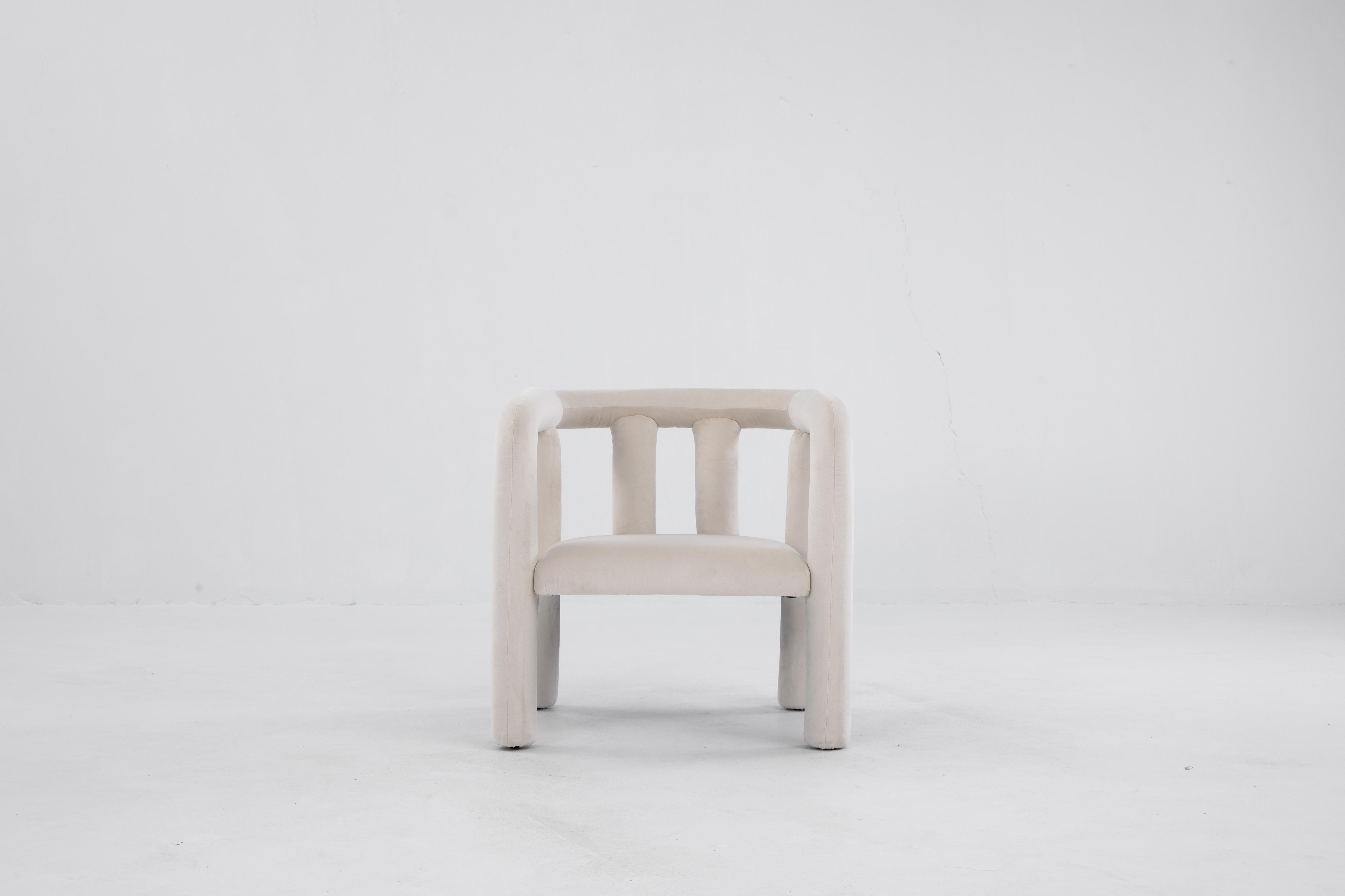 Temi Sessel von Sun at Six, minimalistischer Sessel aus lavendelfarbenem Samt im Angebot 2
