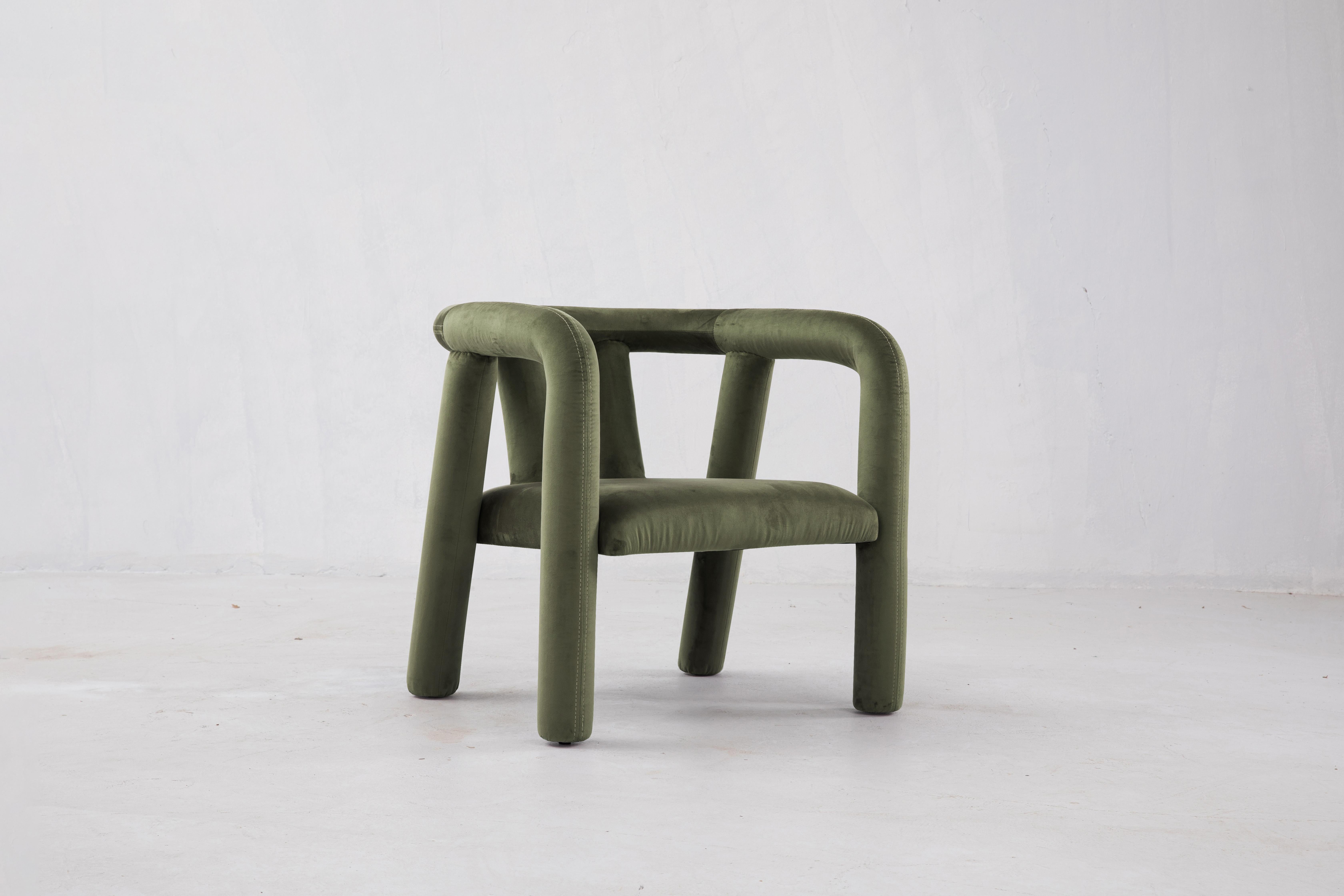 Temi Sessel von Sun at Six, minimalistischer Sessel aus lavendelfarbenem Samt im Angebot 3
