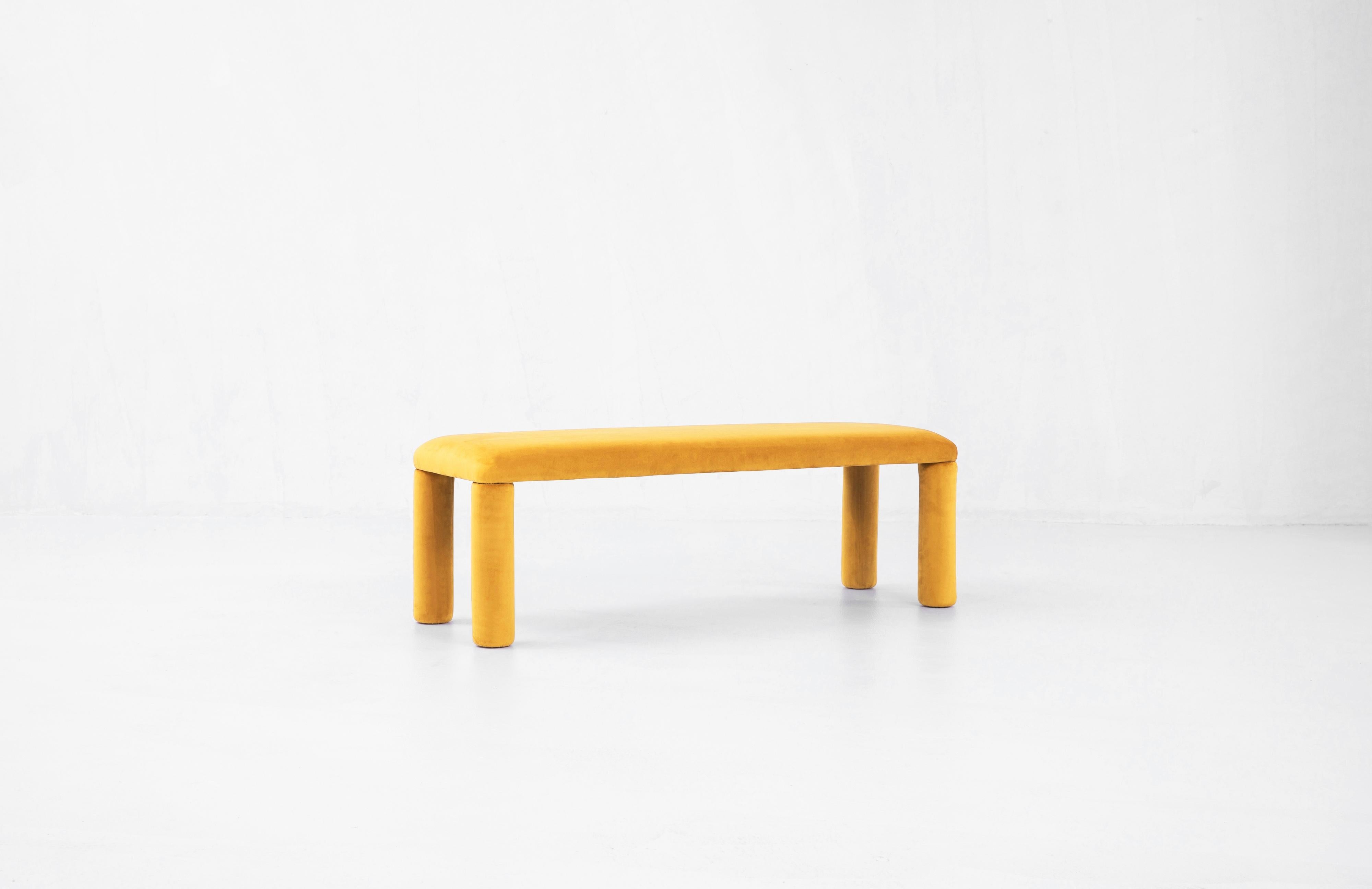 Banc Temi, banc minimaliste en velours Teja en vente 5