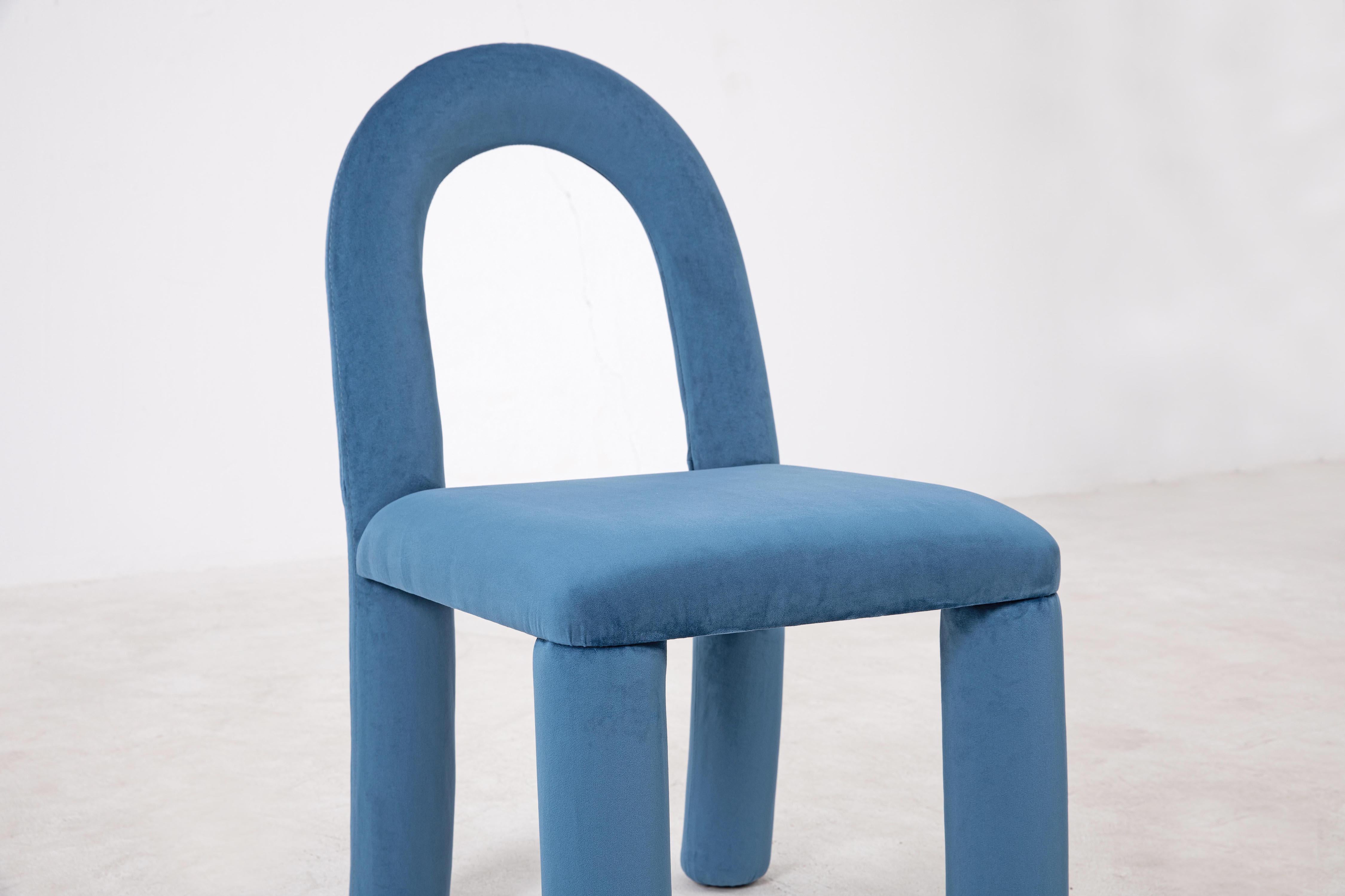 Contemporary Temi Chair, Minimalist Blue Velvet Dining Chair For Sale