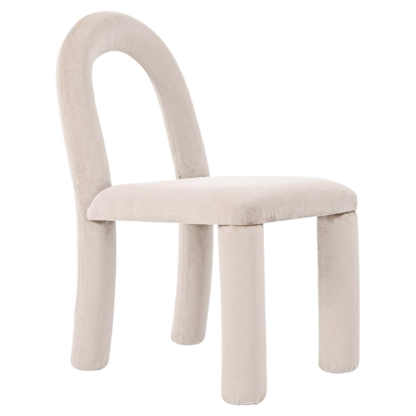 Temi-Stuhl, minimalistischer Esszimmerstuhl aus cremefarbenem Samt