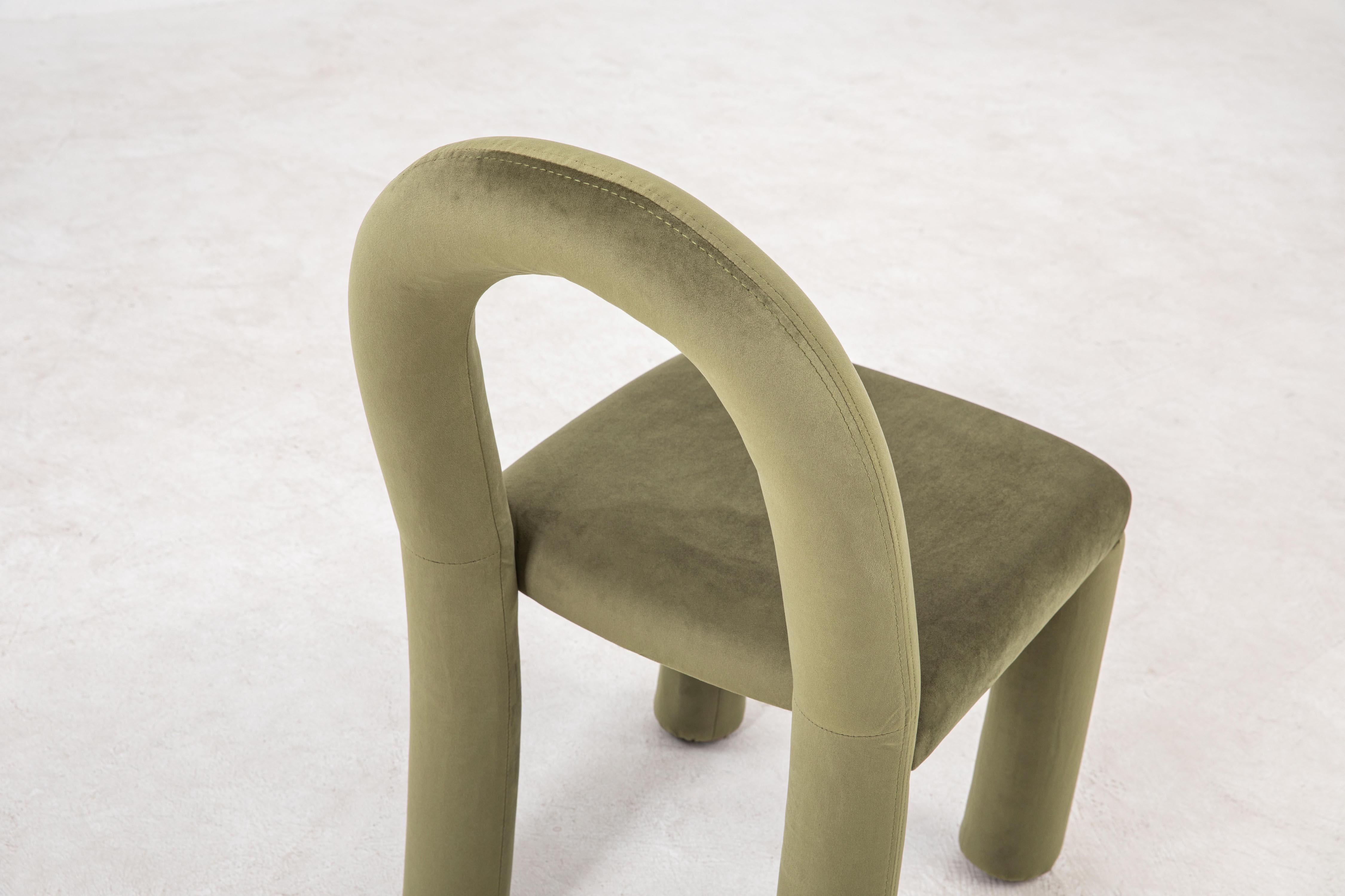 Velours Chaise Temi, chaise de salle à manger minimaliste en velours vert forêt en vente