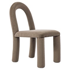 Temi-Stuhl, minimalistischer taupefarbener Samt-Esszimmerstuhl