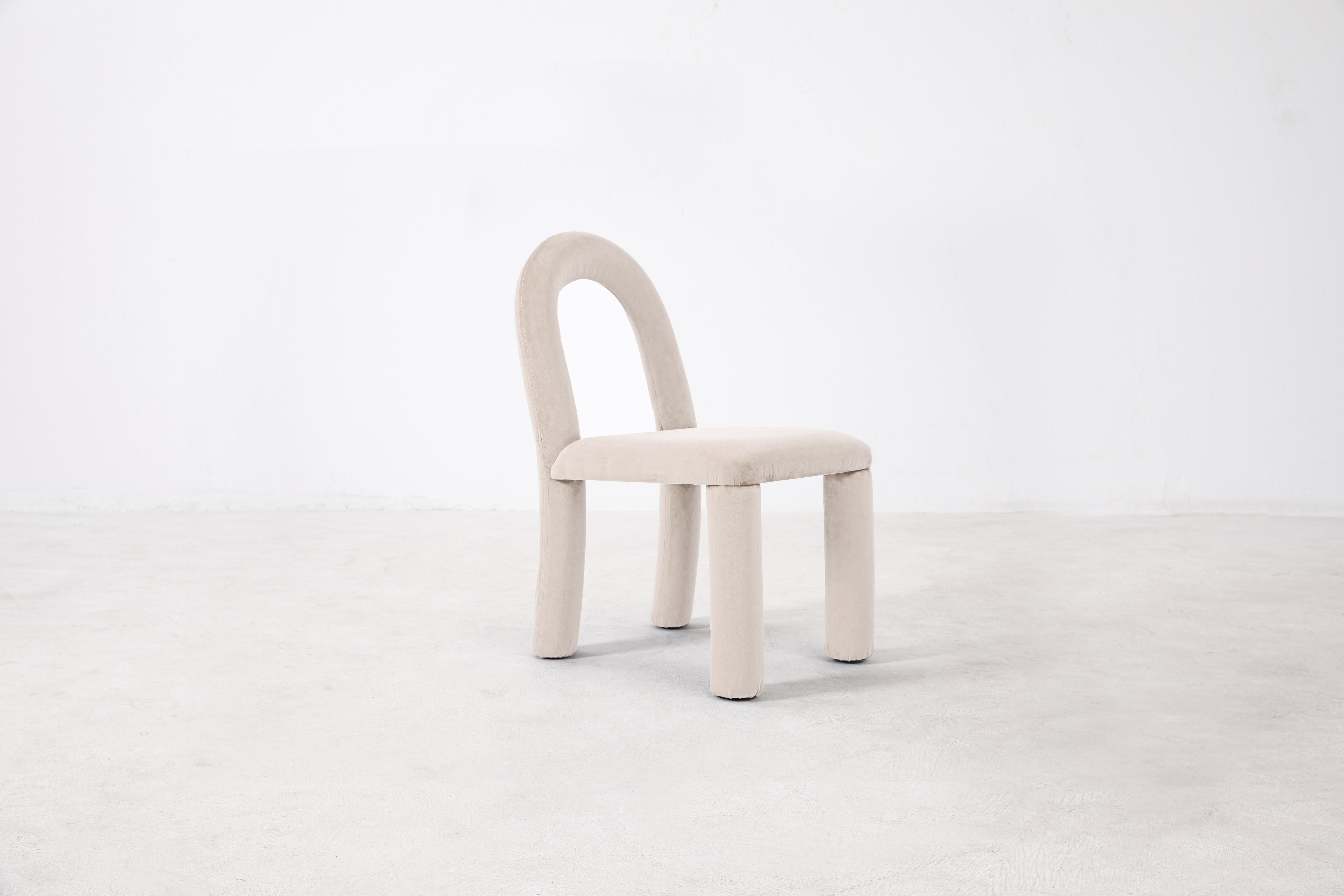 Temi Chair, Minimalist Velvet Dining Chair (Multiple Colors) For Sale 4