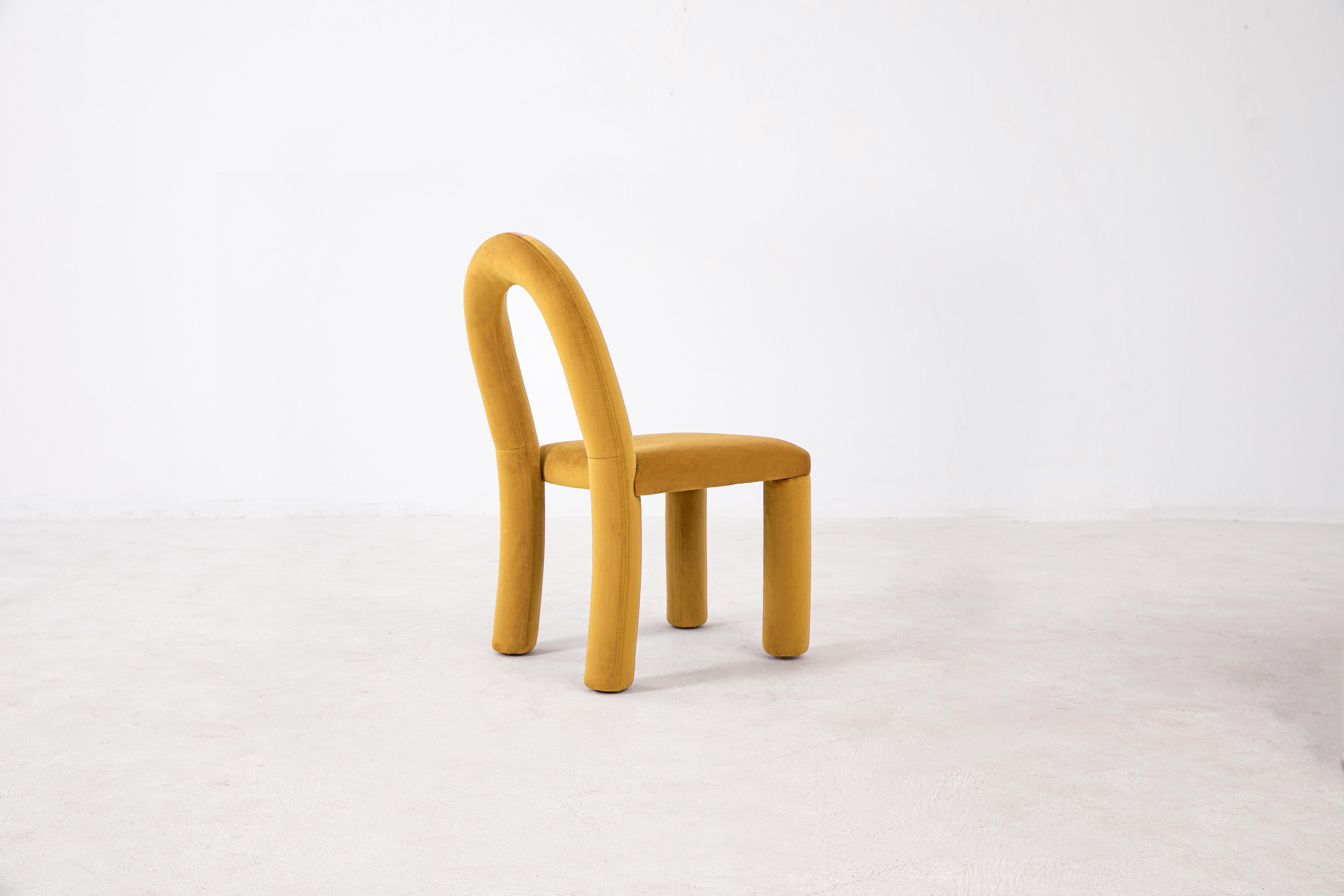 Temi Chair, Minimalist Velvet Dining Chair (Multiple Colors) For Sale 7