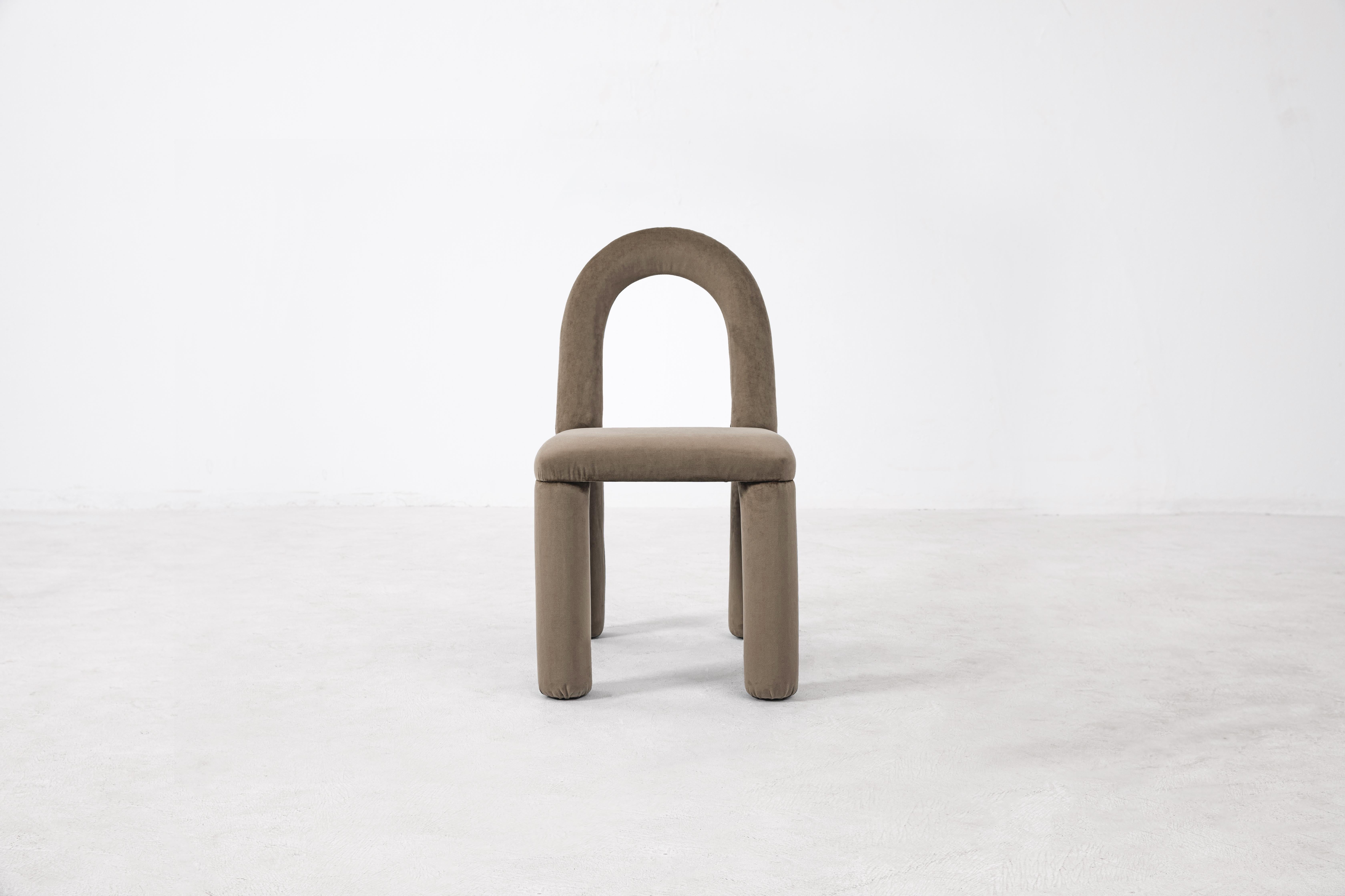 Temi Chair, Minimalist Velvet Dining Chair (Multiple Colors) For Sale 8