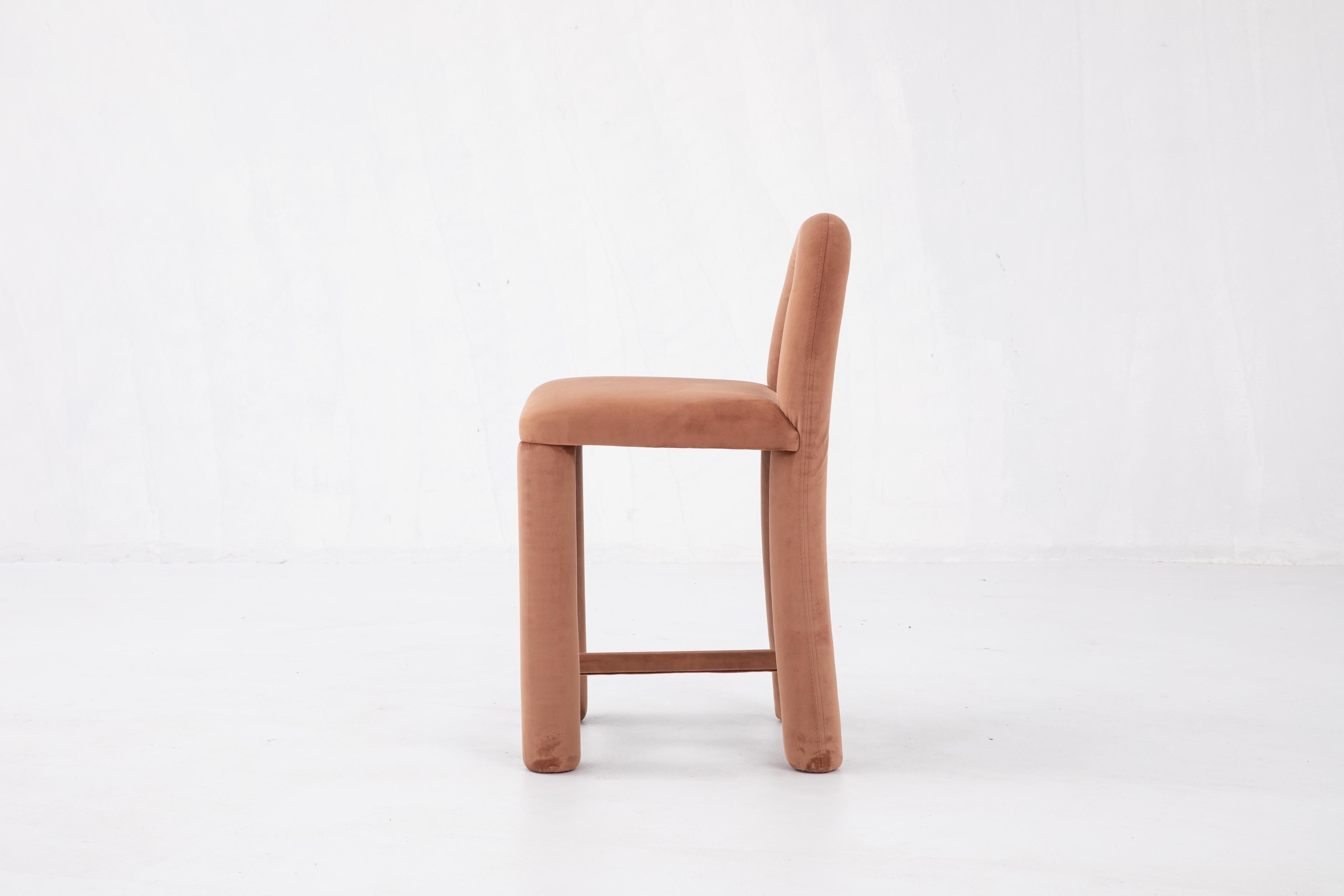 Minimaliste Chaise de comptoir Temi, chaise de comptoir minimaliste en velours Teja en vente