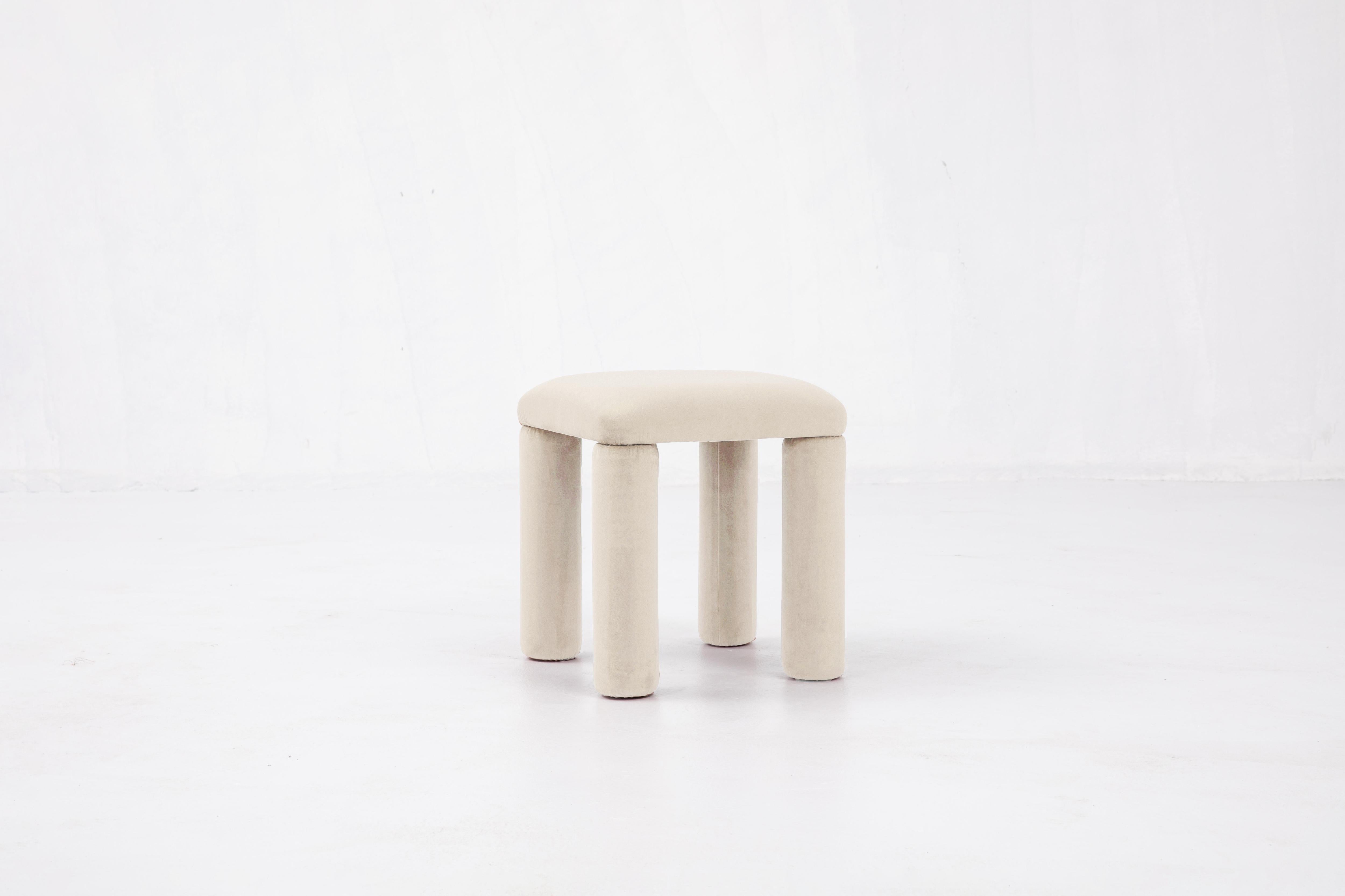 Tabouret Temi en velours minimaliste Teja by Sun at Six en vente 1