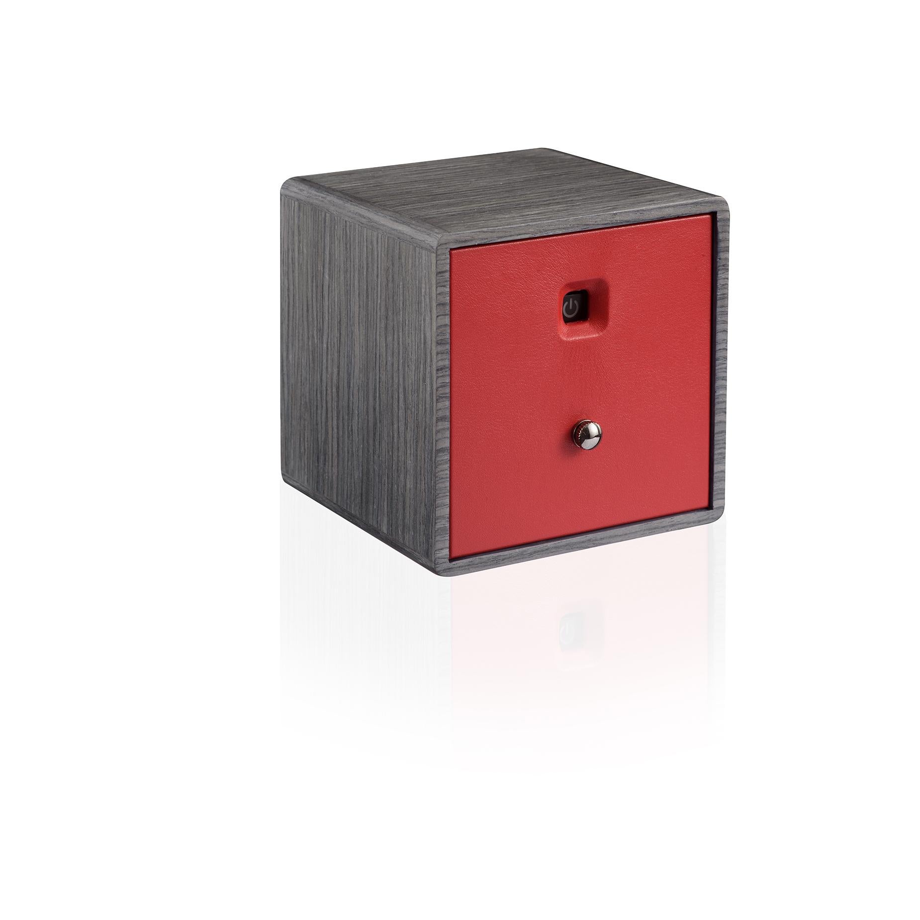 Temp Unico Rosso Watch Winder in Oak Smoke Grey by Agresti In New Condition For Sale In New York, NY