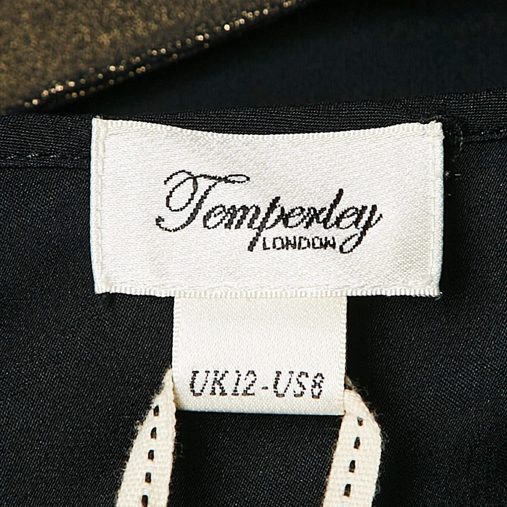 Temperly London Metallic Lamé V-Ausschnitt Edom Minikleid M im Zustand „Hervorragend“ im Angebot in Dubai, Al Qouz 2