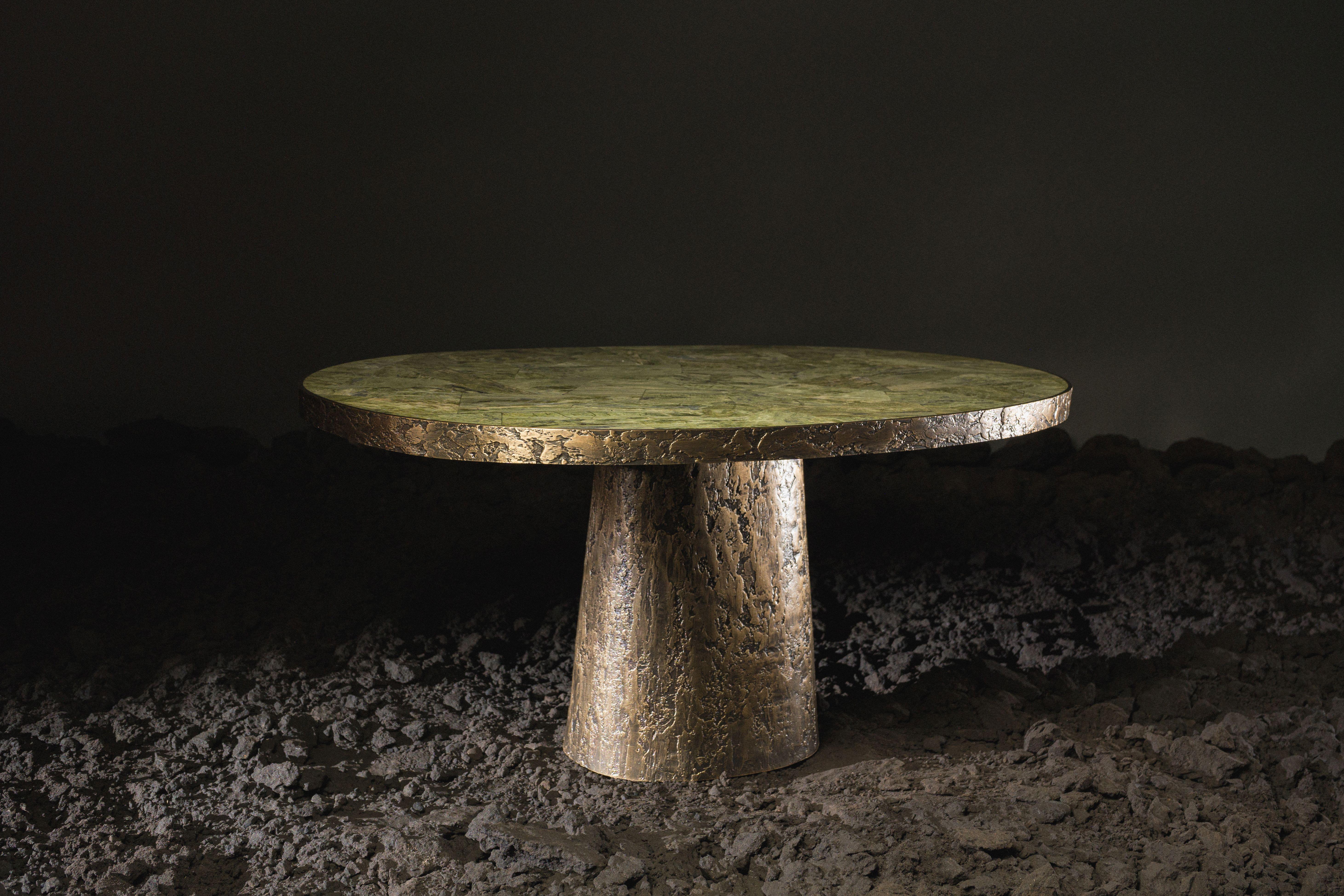 Pierre Table d'appoint Tempest de DeMuro Das en Vesuvianite en vente