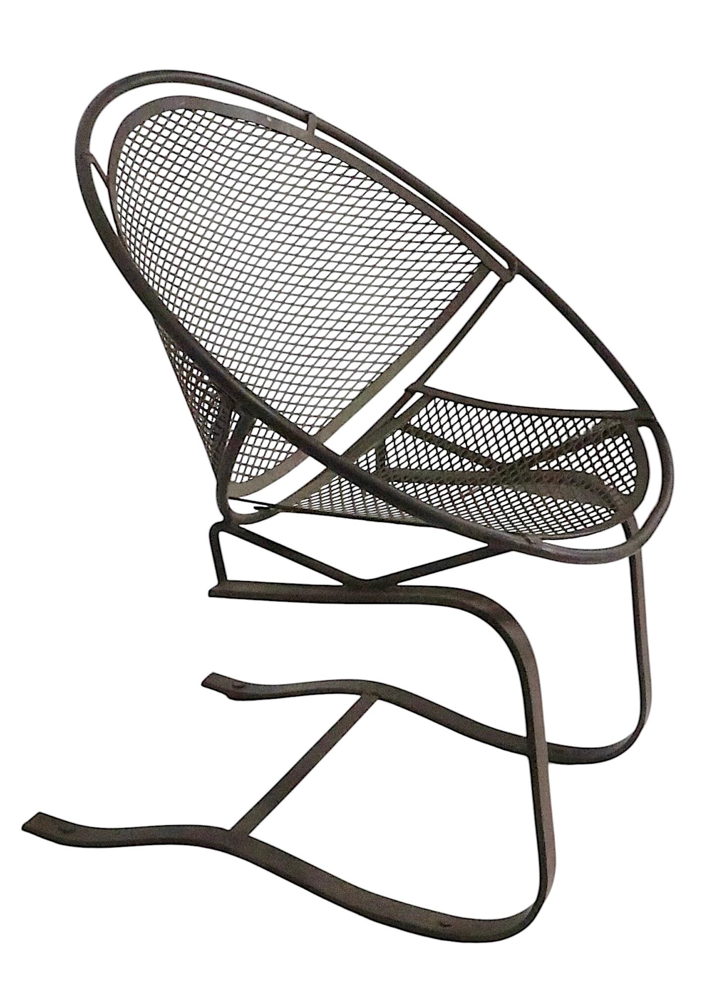 Eccezionale e rara sedia da salotto a sbalzo, disegnata da Maurizio Tempestini per Salterini come parte della ricercata serie Radar, circa negli anni '50.
 Questa sedia vintage da giardino, patio e piscina è in ottime condizioni, originale, pulita e