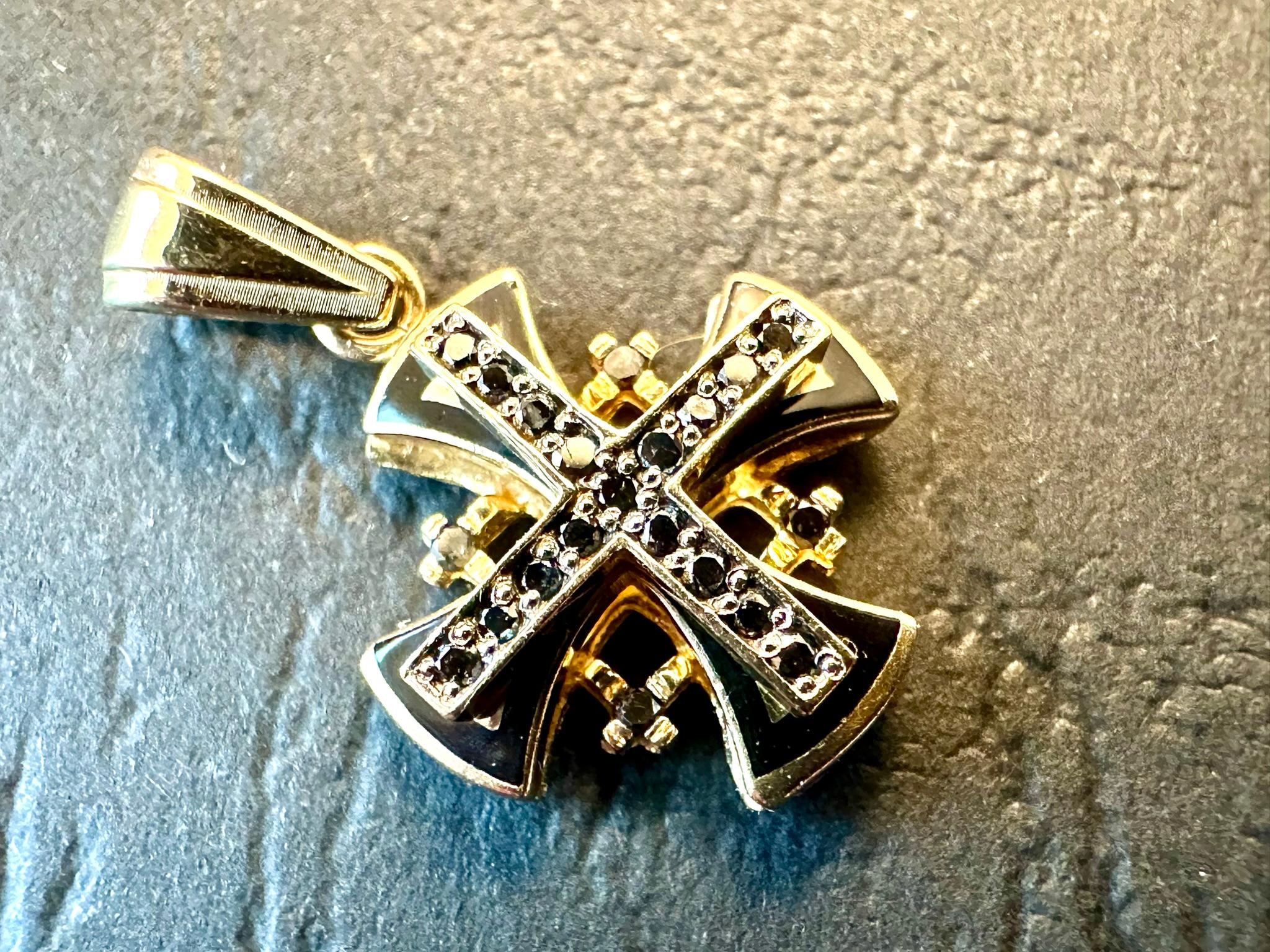 Brilliant Cut Templar Cross 14 karat Yellow Gold with Black Diamonds and Enamel For Sale