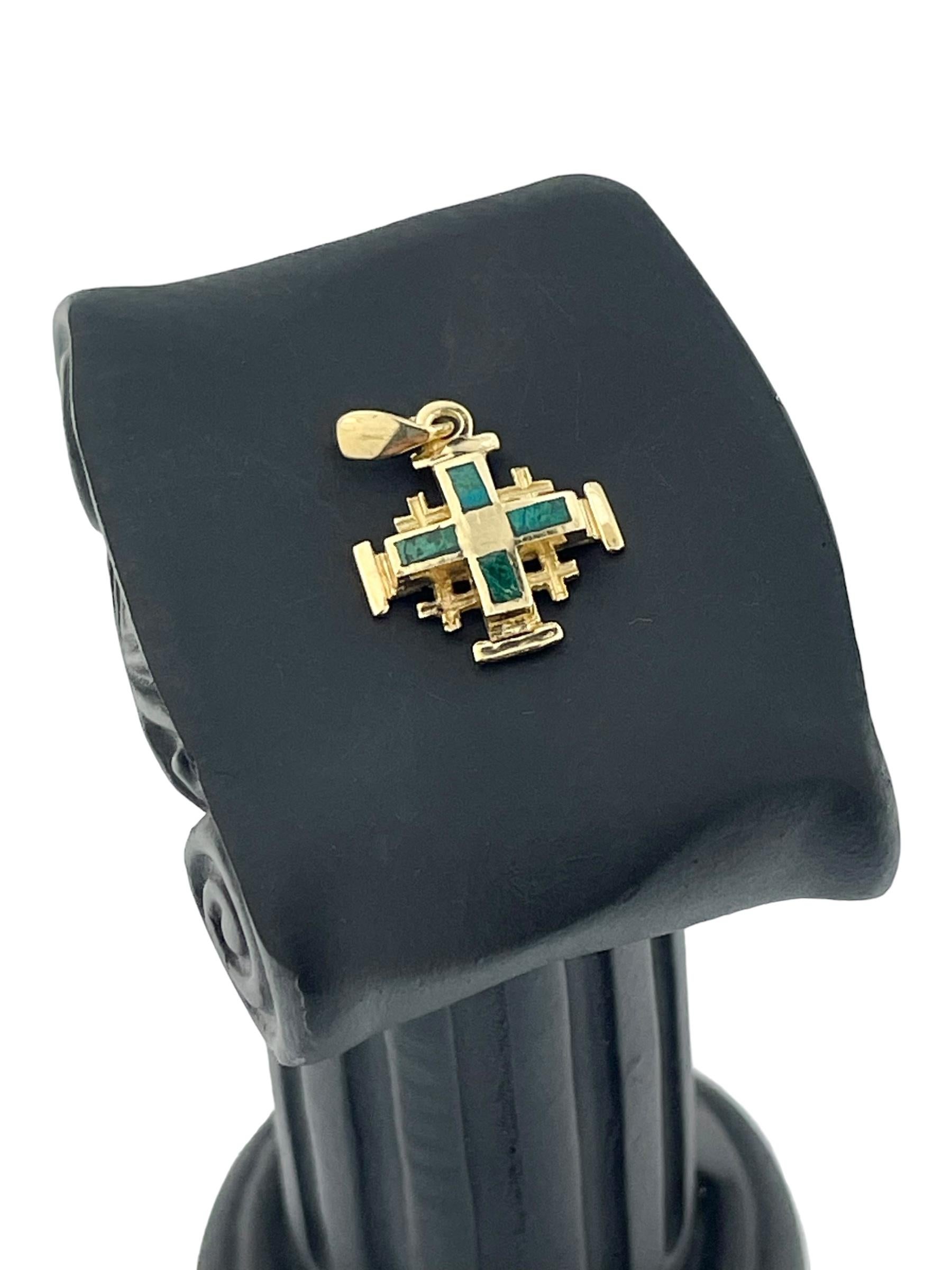 Croix Templar en or jaune 18 carats avec malachite Bon état - En vente à Esch sur Alzette, Esch-sur-Alzette