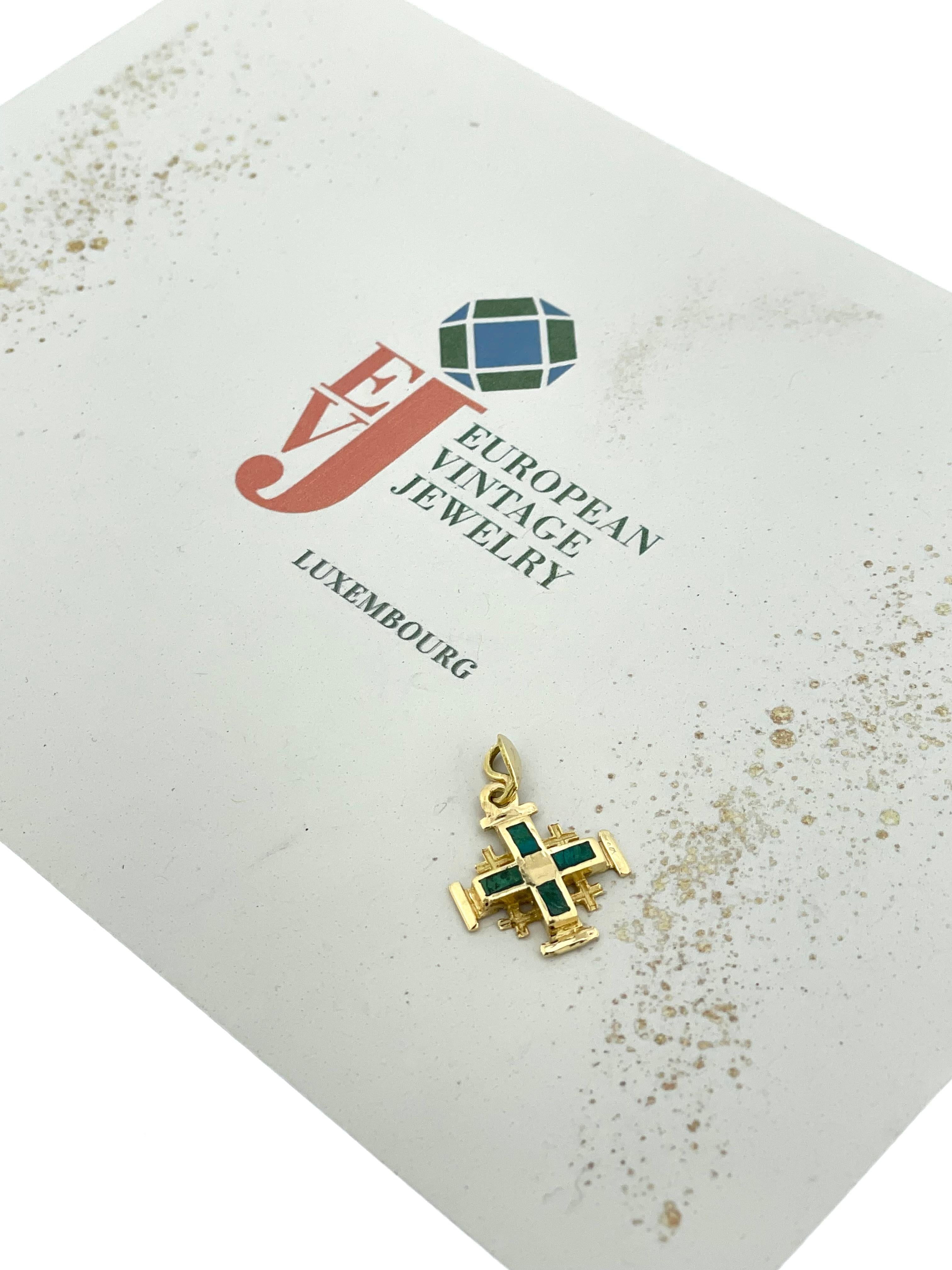 Croix Templar en or jaune 18 carats avec malachite Unisexe en vente
