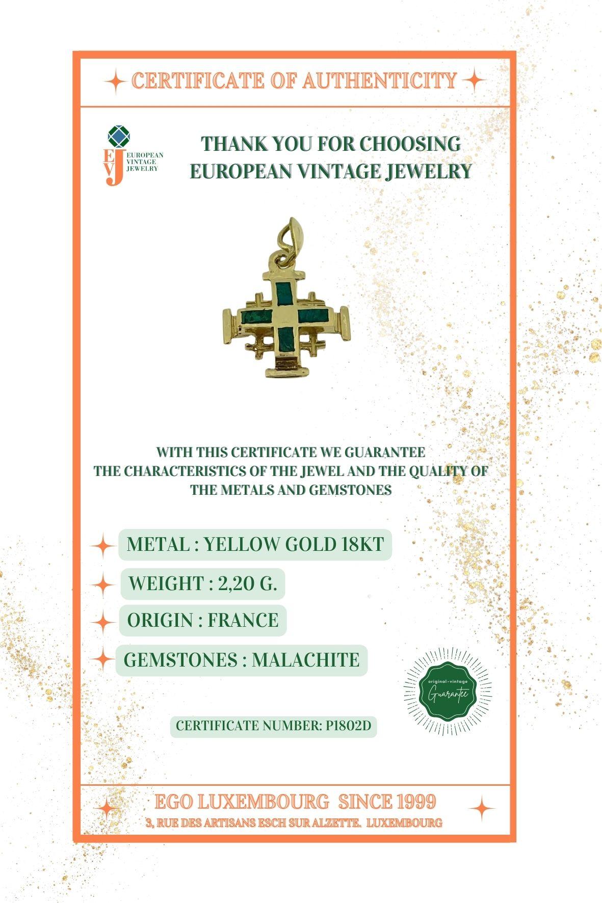Croix Templar en or jaune 18 carats avec malachite en vente 1
