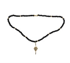 Temple Collier en or 18 carats et pierres de lave