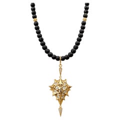 Temple Collier en or 18 carats et pierres de lave