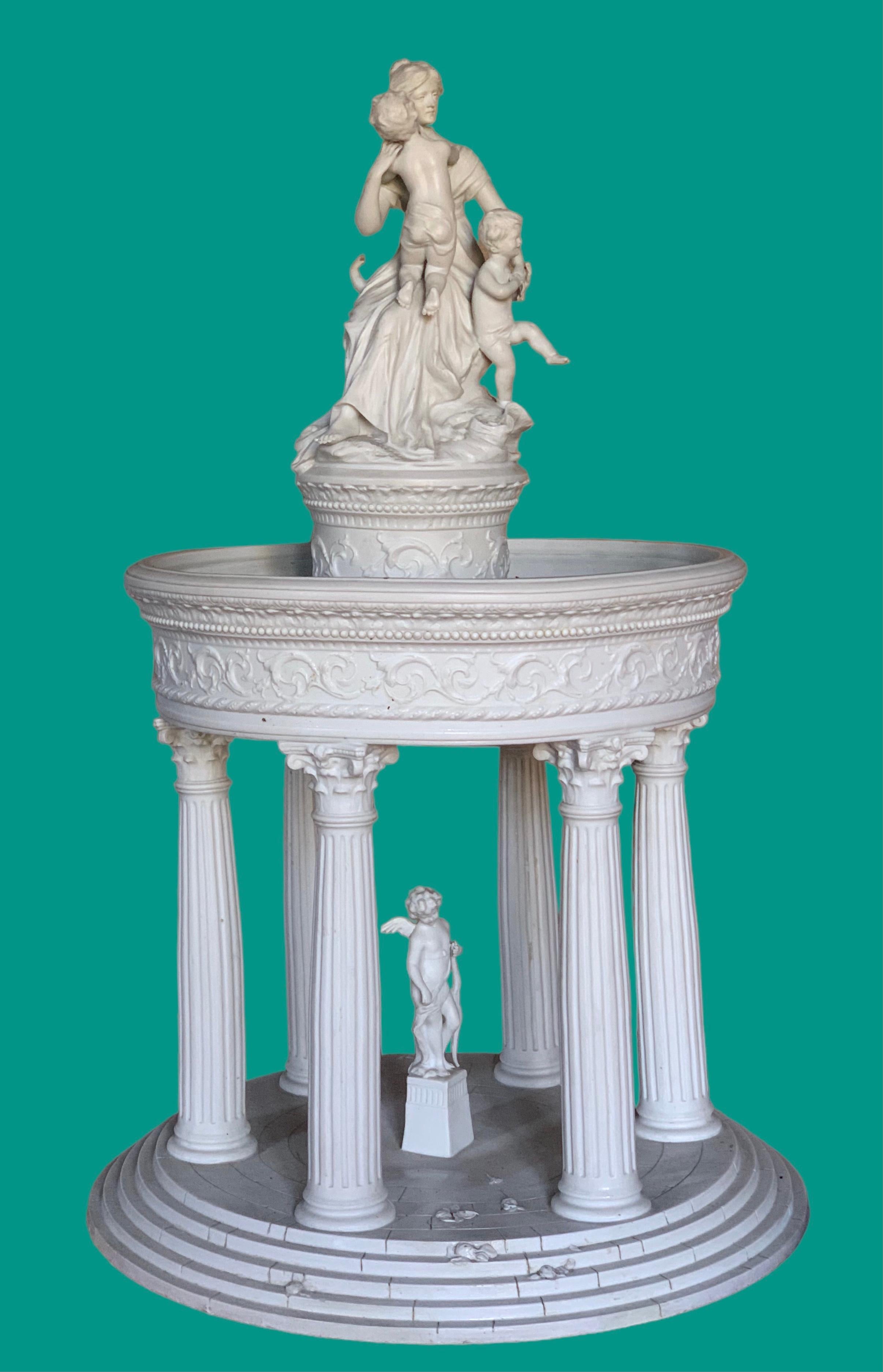 Pieza central de bisqué Templo del Amor, fabricación Volksaedt-Rudolsadt, s. XIX. Alemán en venta
