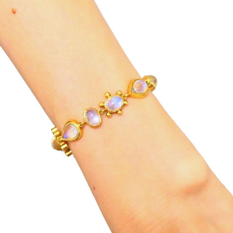 Cabochon Bracciale Temple St. Clair con pietra di luna in oro 18k in vendita