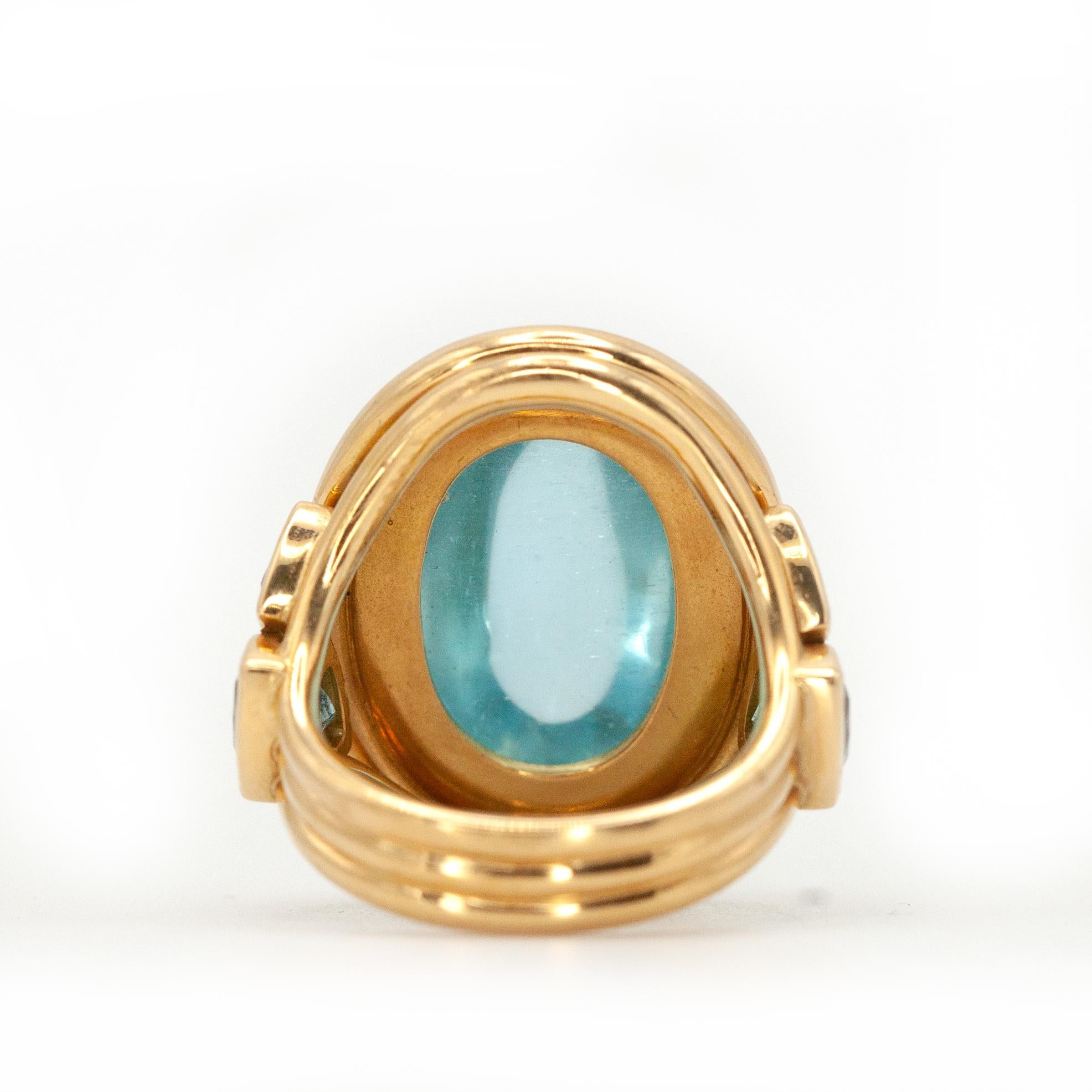 Anello con cabochon di acquamarina in oro giallo 18K Temple St. Clair in vendita 2