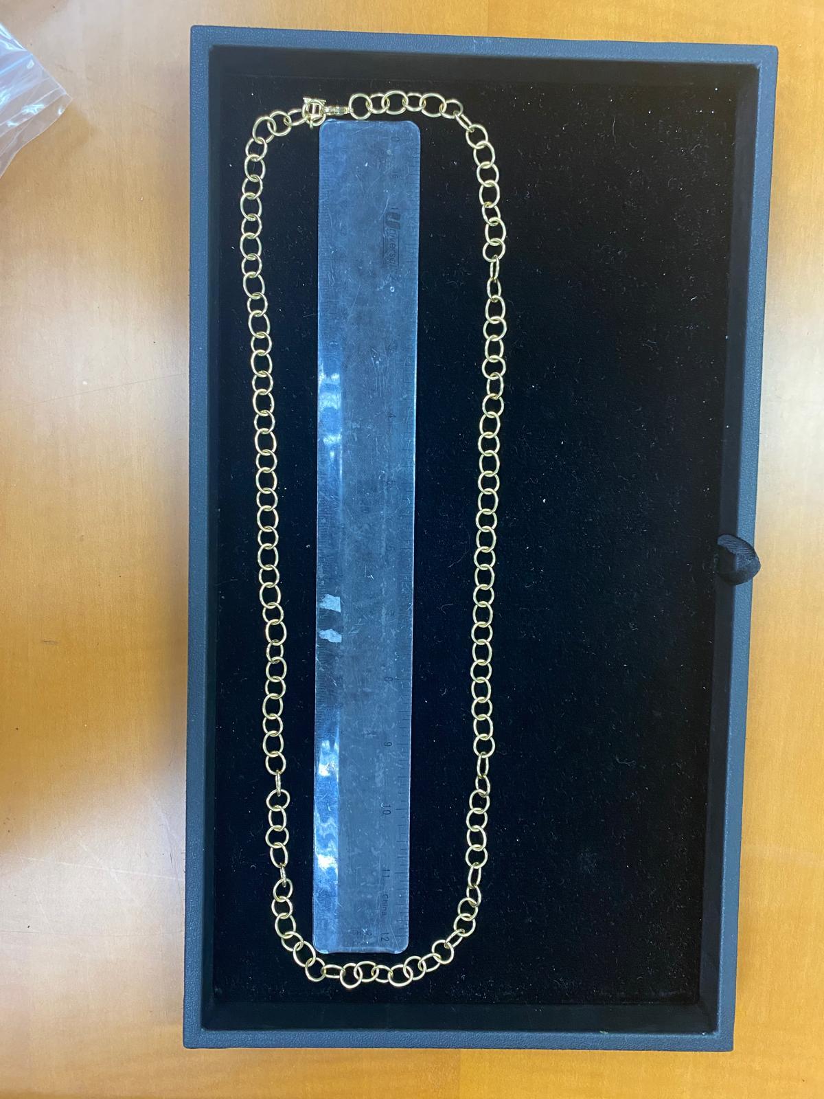 Schöne 18k Gold Klassische Runde Kette
Bruttogewicht: 56,7 Gramm
Länge: 32 Zoll
Jedes Glied ca. 9 mm
Das perfekte Zuhause für jeden Anhänger
Verkaufspreis: $8.000,00. Ein tolles Angebot!

Referenznummer: DB-1186 CM 03-20-25