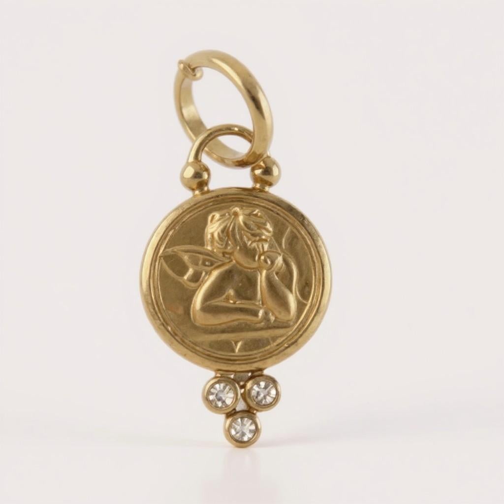 Ciondolo a forma di angelo con diamante in oro giallo 18 carati con catena Temple St. Clair In condizioni buone in vendita a New York, NY