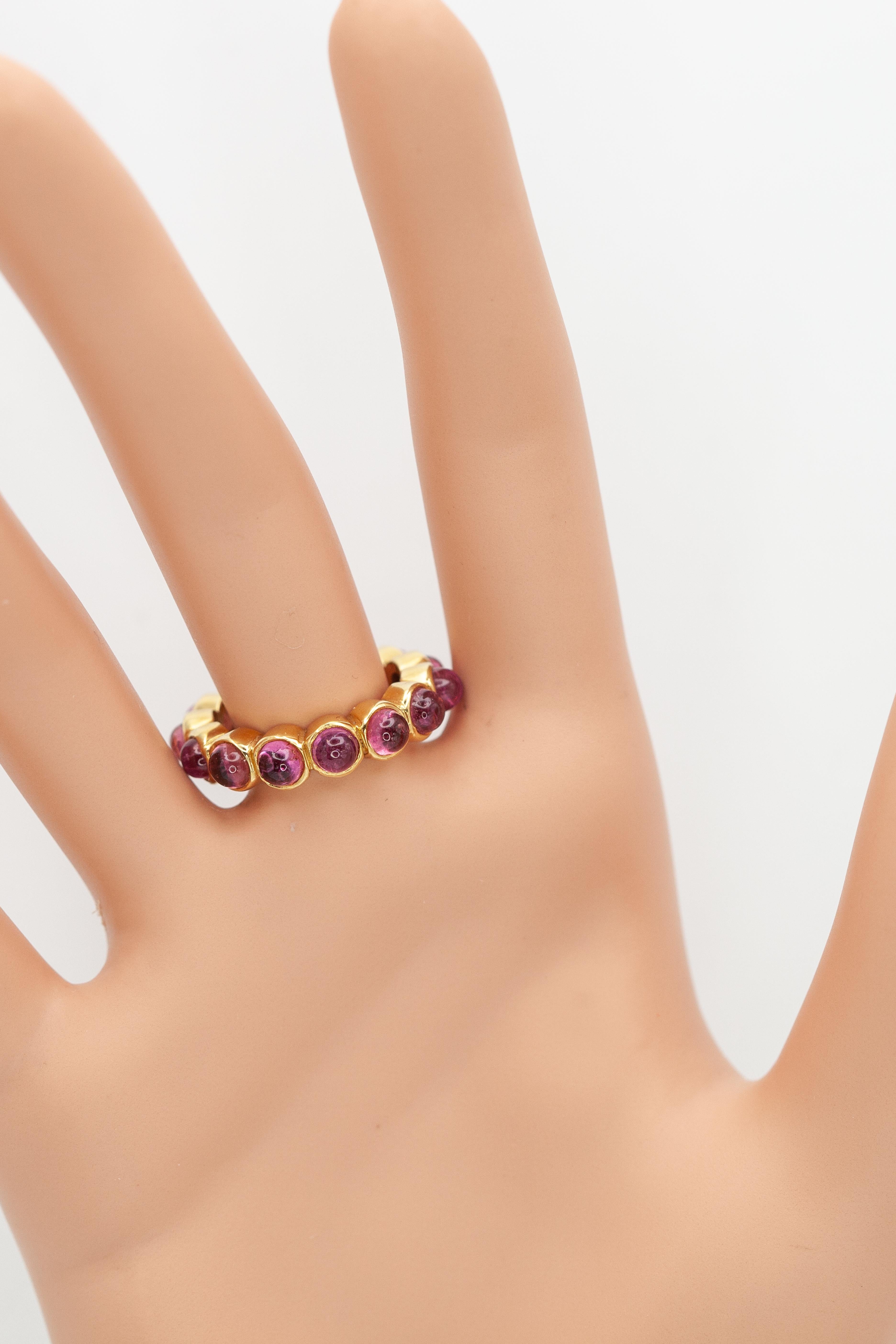 Taille cabochon Temple St. Clair Bracelet éternel en or jaune 18 carats avec cabochon de tourmaline rose en vente