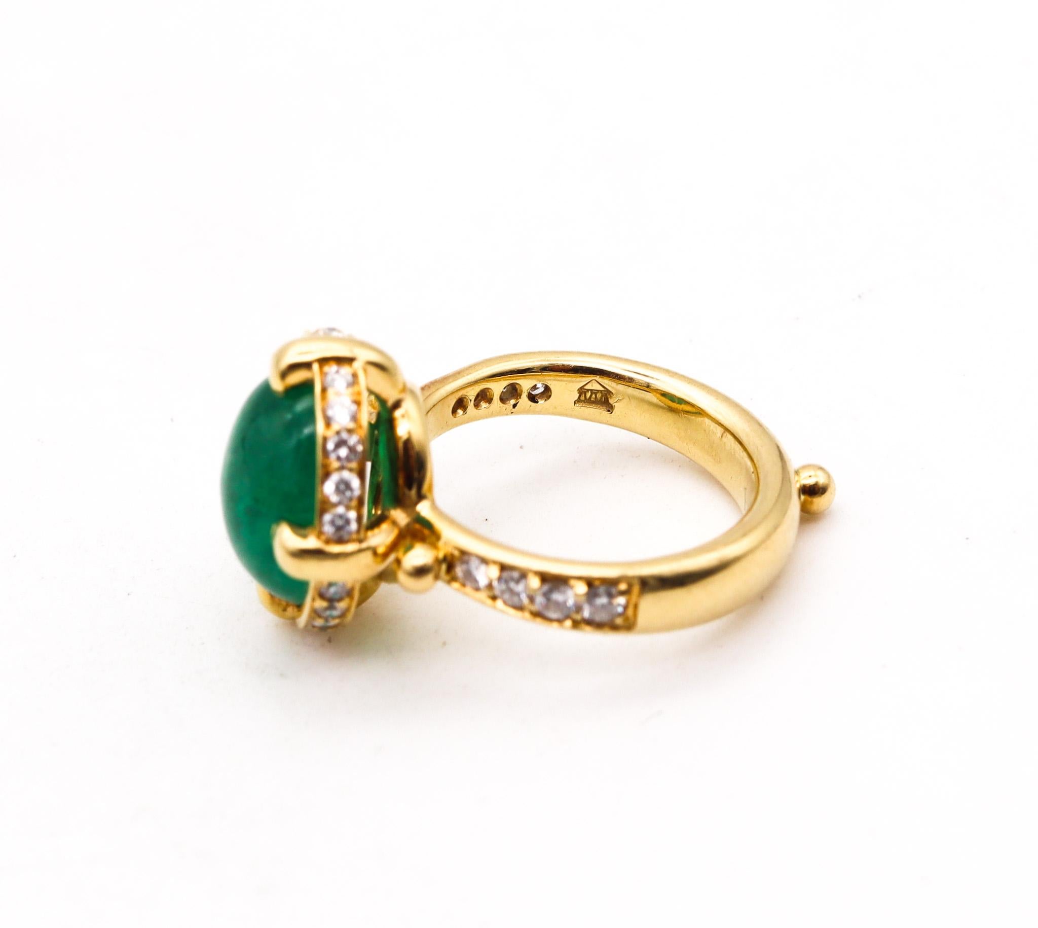 Temple St Clair Cocktail Ring 18Kt Yellow Gold With 6.20 Ctw Diamonds & Emerald In Excellent Condition For Sale In Miami, FL
