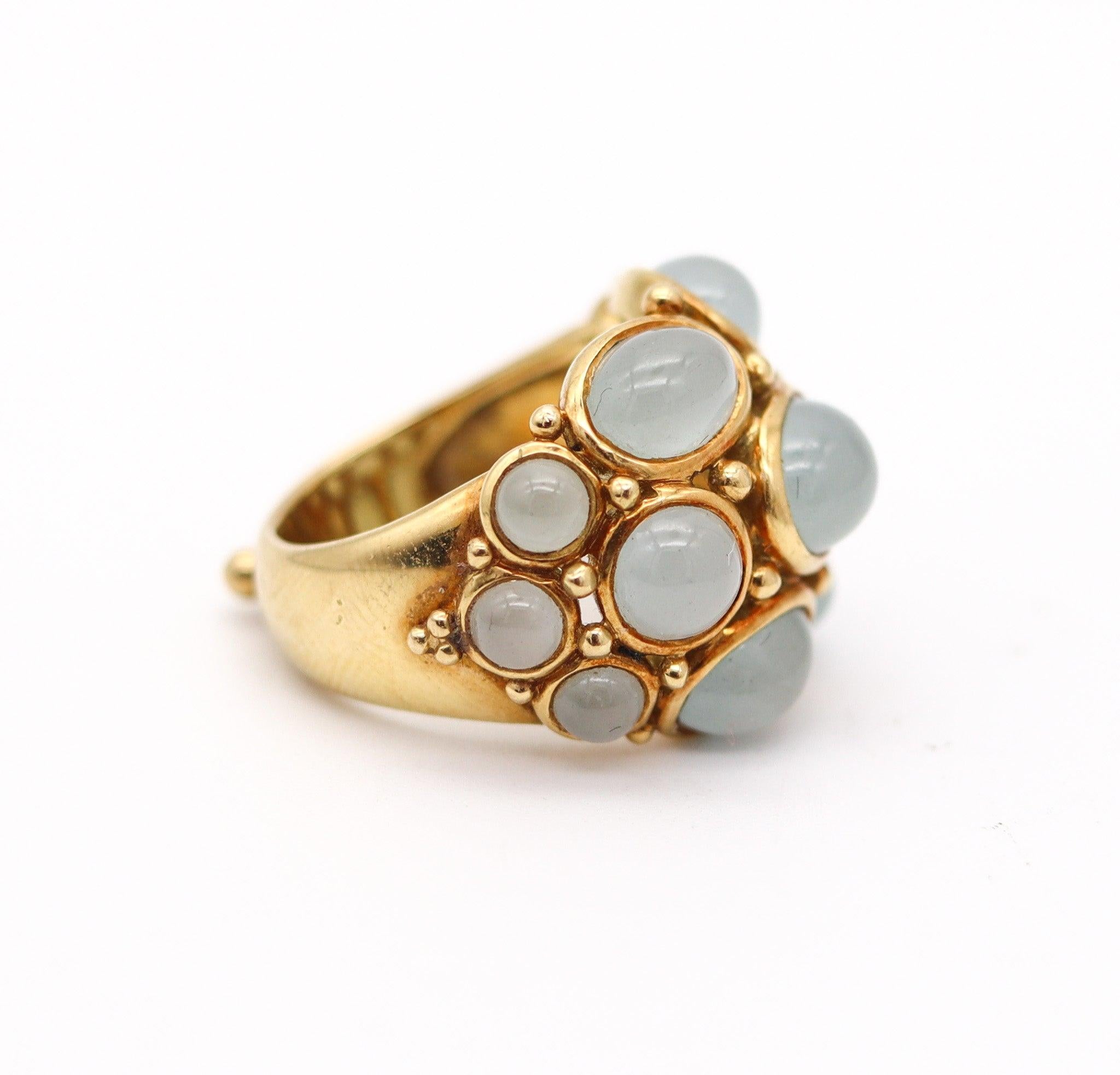 TEMPLE ST CLAIR Cocktailring aus 18 Karat Gelbgold mit 11,95 Karat Aquamarinen (Cabochon)