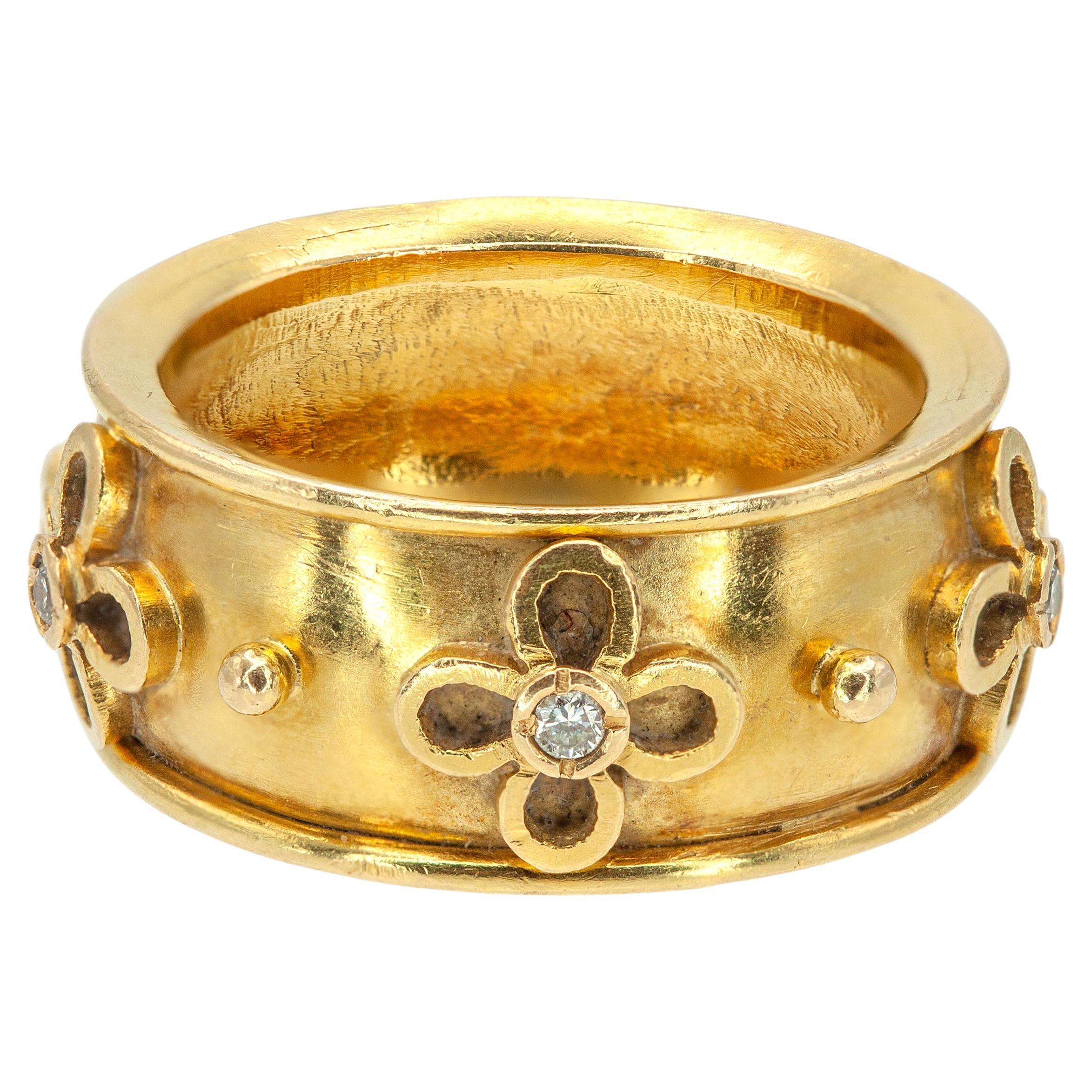 Anello a fascia con fiore di diamante Temple St. Clair in oro giallo 18 carati in vendita