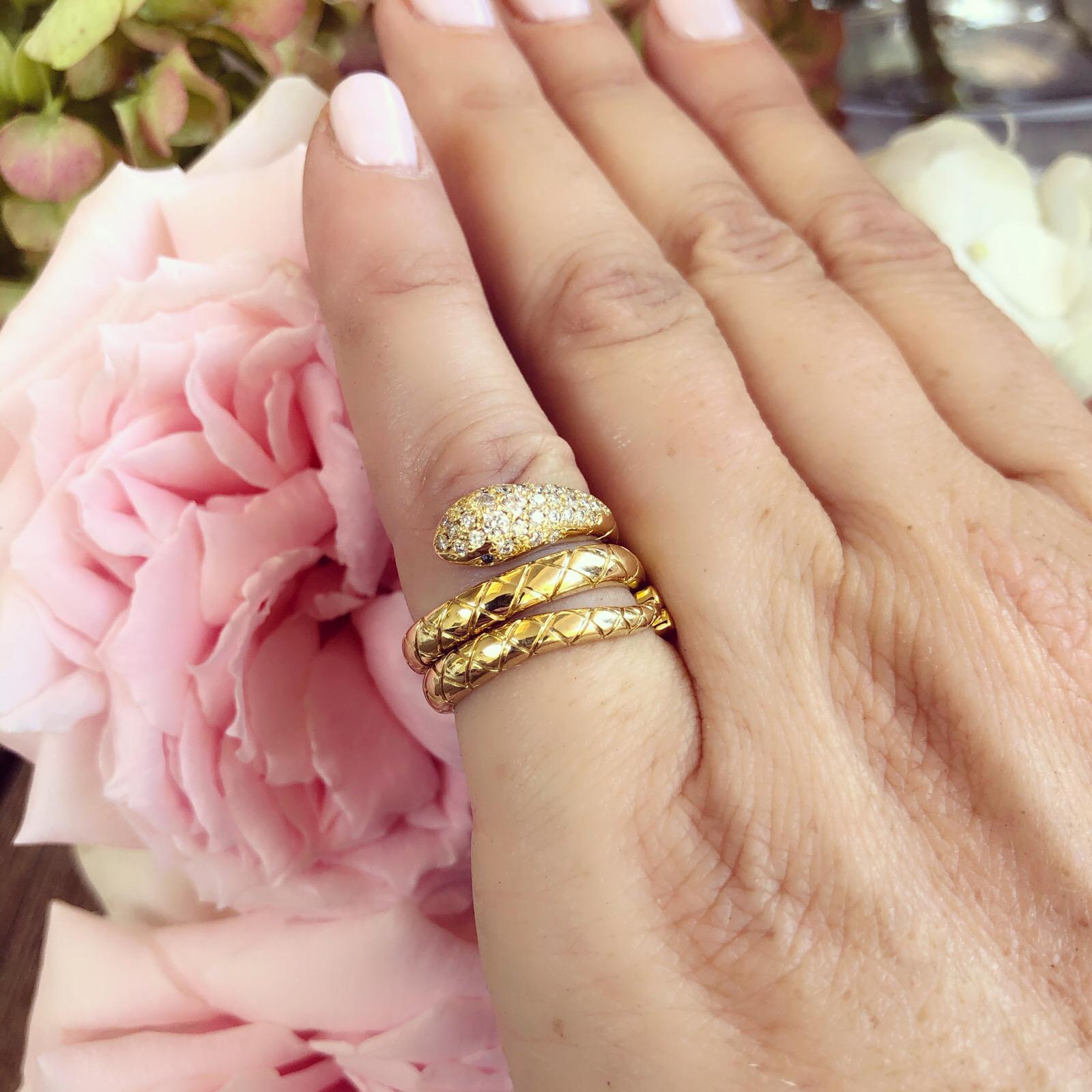 Round Cut Temple St. Clair Diamond and Gold Snake Ring