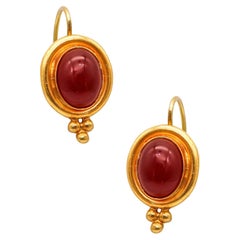 Orecchini francesi Temple St. Clair in oro giallo 22Kt con garofani ovali