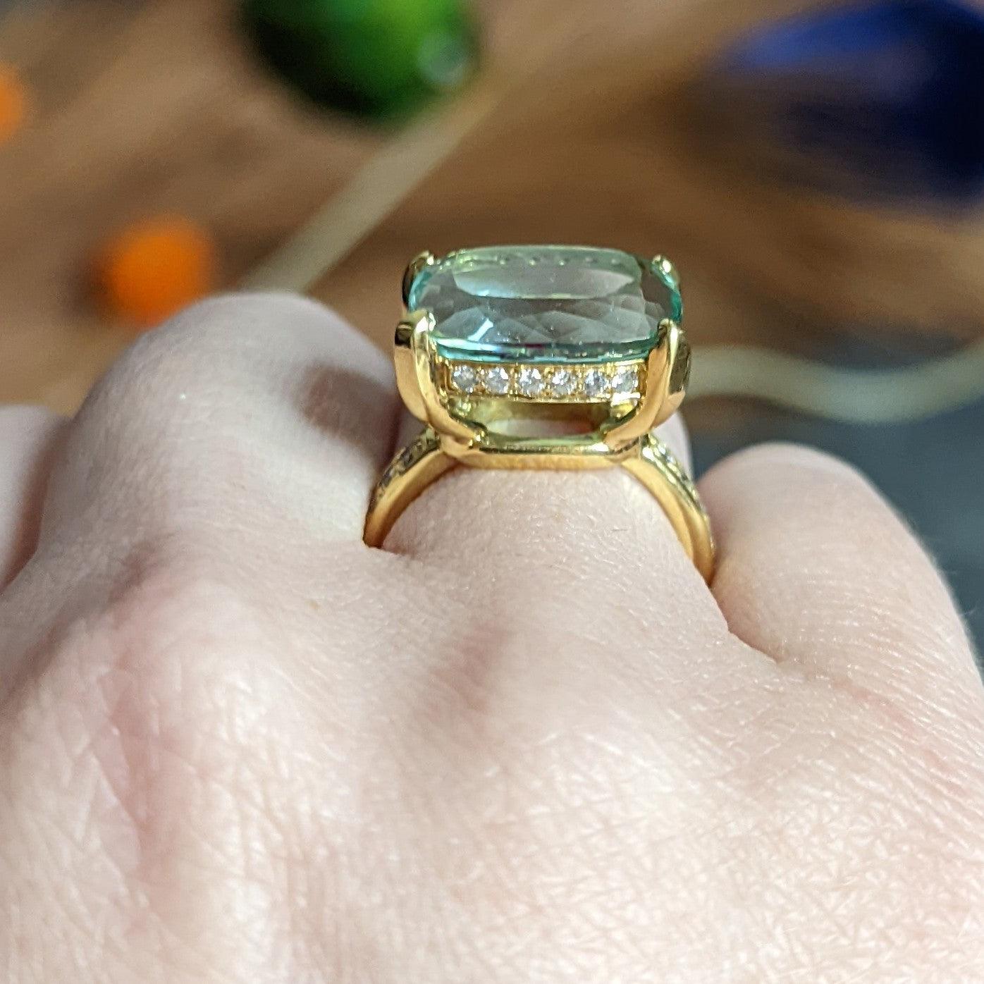 Temple St. Clair Green Beryl Diamond 18 Karat Gold Gemstone Ring For Sale 7
