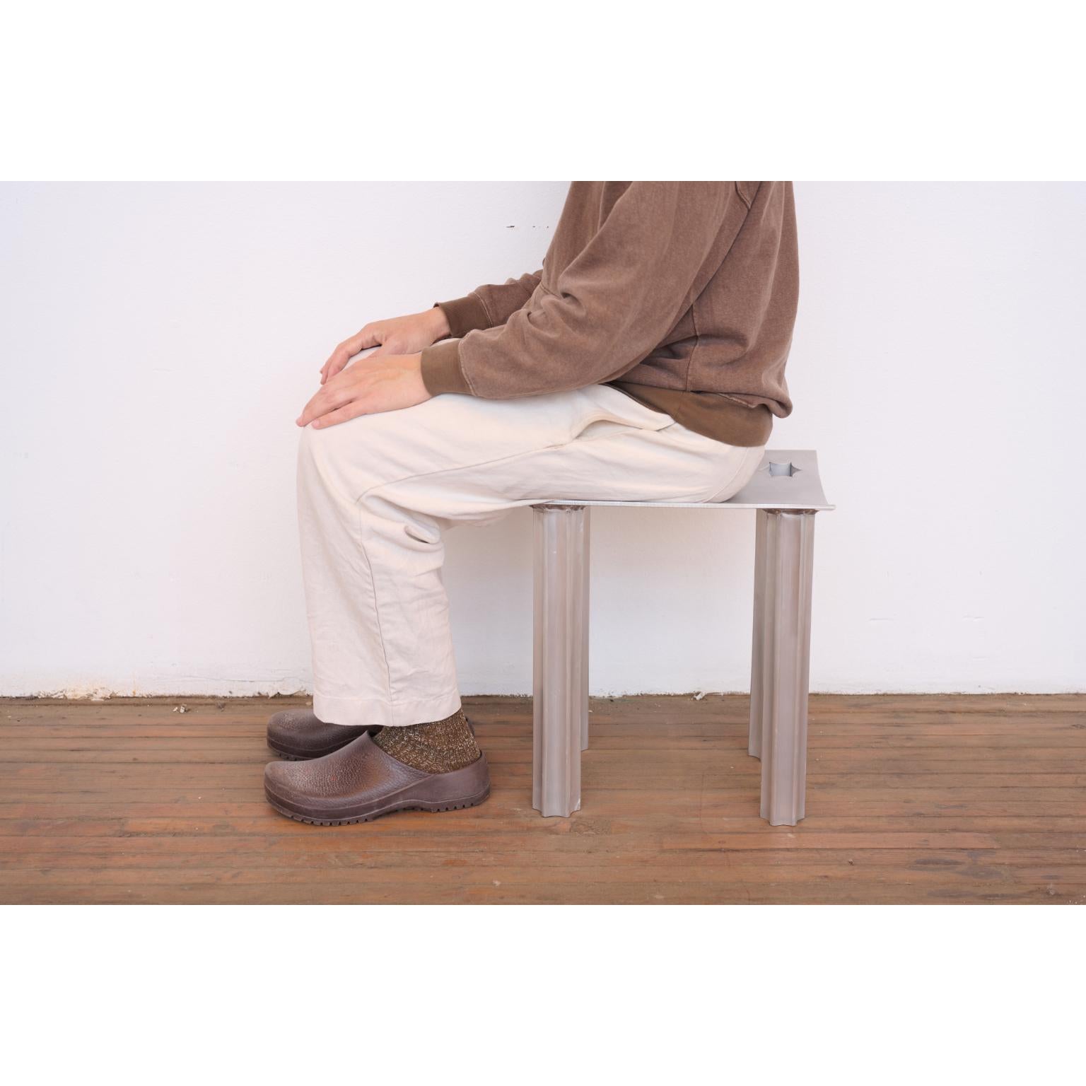 XXI secolo e contemporaneo Sgabello Temple in alluminio di Asher Gillman in vendita