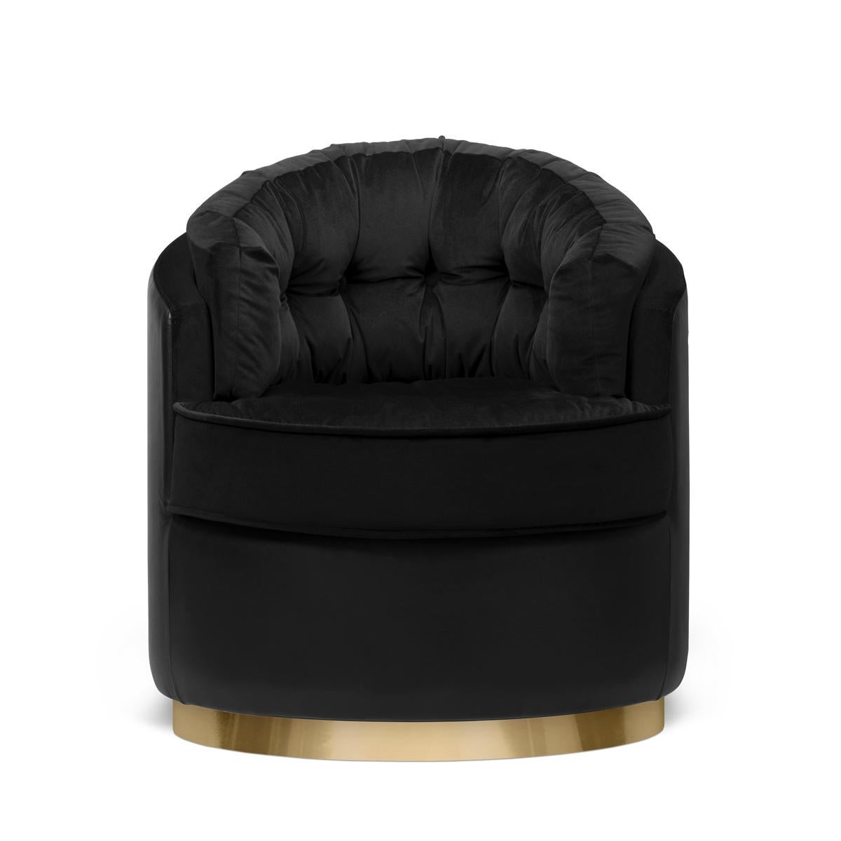 Armchair Tempo with structure in solid wood
upholstered and covered with black velvet high
quality fabric. Back covered with black genuine
leather. With polished brass base.