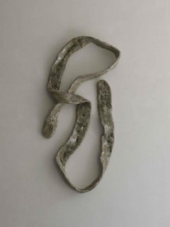 Abstract Movement Sculpture in Resin and Stone – Tempo Infinito by Marcela Cure