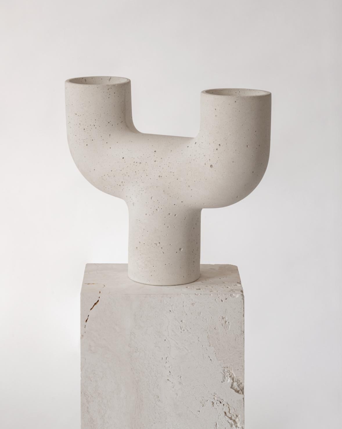 Lámpara Temu de Studiopepe
Dimensiones: An 15 x Pr 47 x Al 40 cm
Materiales: Hormigón

La polifacética agencia de diseño Studiopepe se fundó en Milán en 2006. Ecléctico, voguish, es el
creación de Chiara di Pinto y Arianna Lelli Mami, ambas