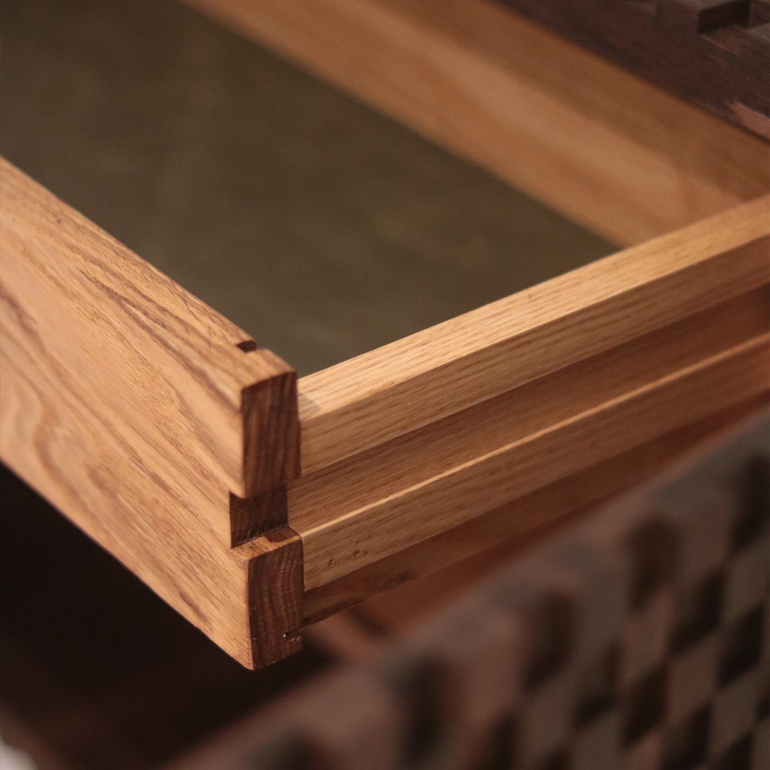 Wenge Armadietto da parete in legno strutturato Temujin IN STOCK in vendita