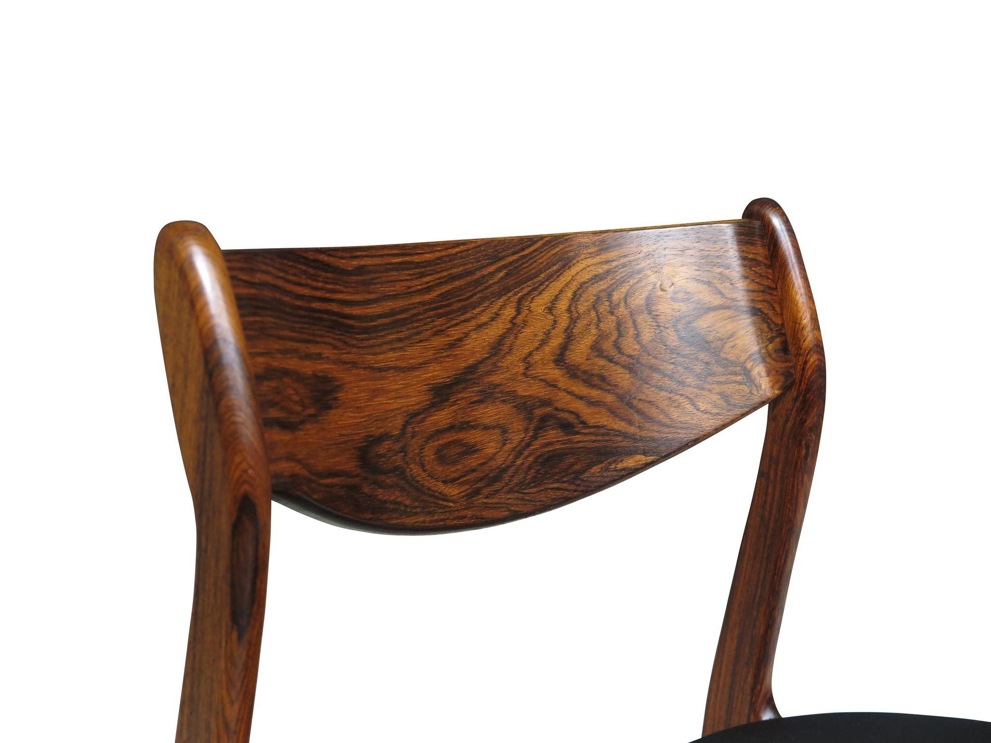 Zehn (10) Mitte des 20. Jahrhunderts brasilianische Palisander PE Jorgensen dänische Esszimmerstühle (Geölt) im Angebot