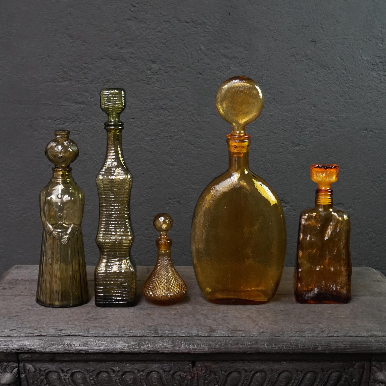 Ten 1960s Vintage Italian Amber Glass Empoli 'Genie' Decanters Liquor Bottles In Good Condition In Haarlem, NL