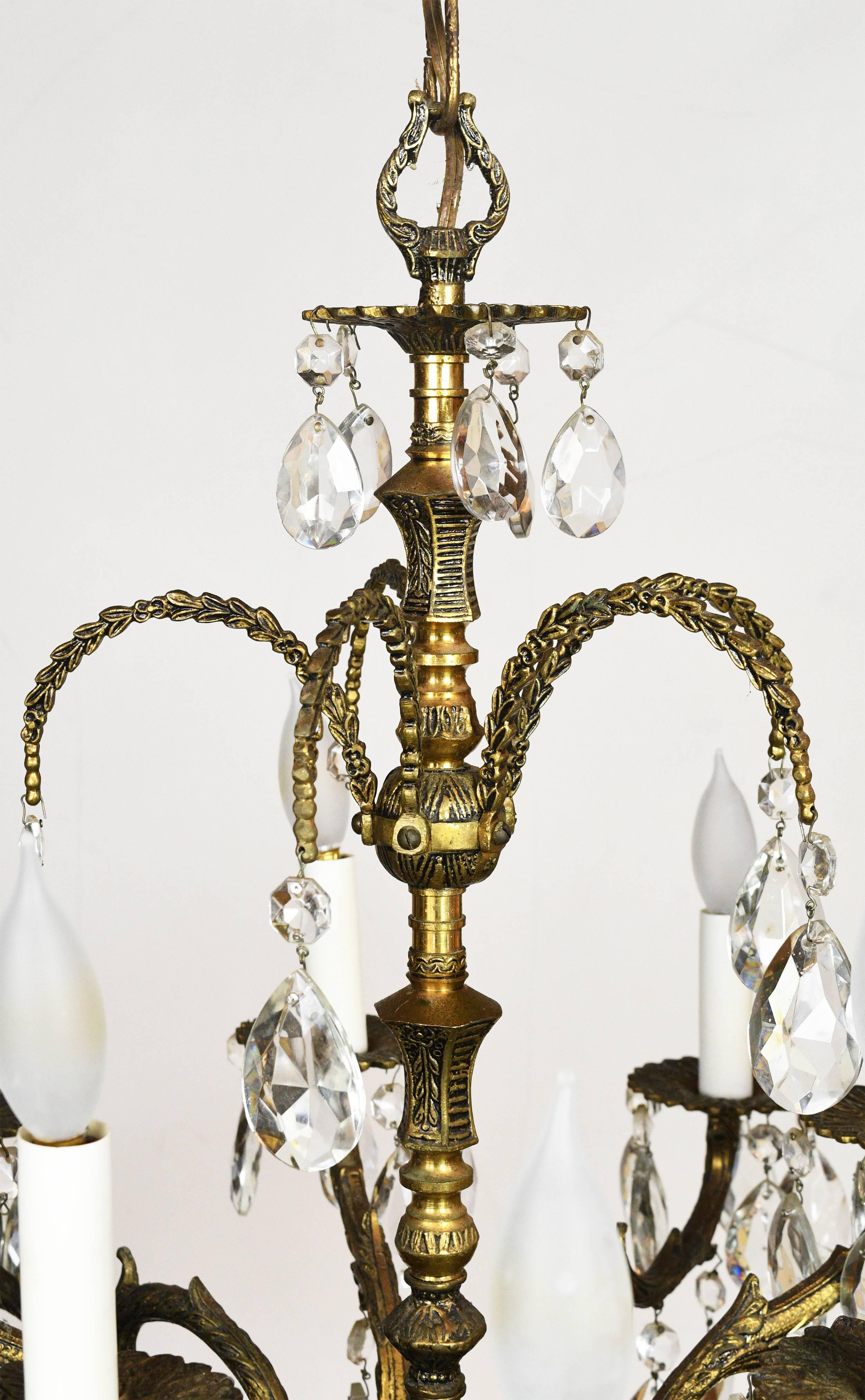 Lustre espagnol à dix bras en cristal Bon état à Minneapolis, MN