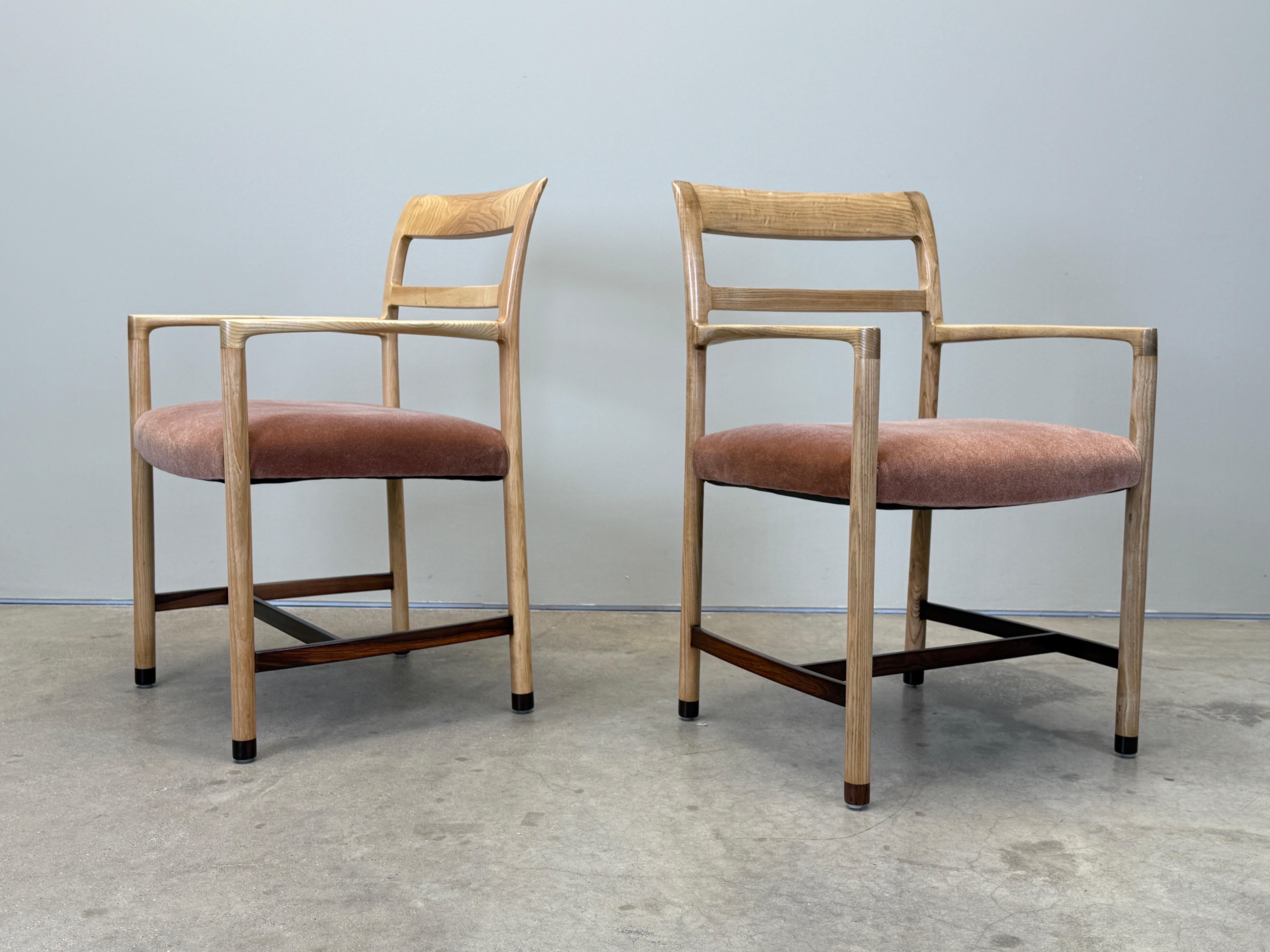 Dieci poltrone da pranzo in frassino e palissandro di Dunbar In condizioni buone in vendita a Dallas, TX