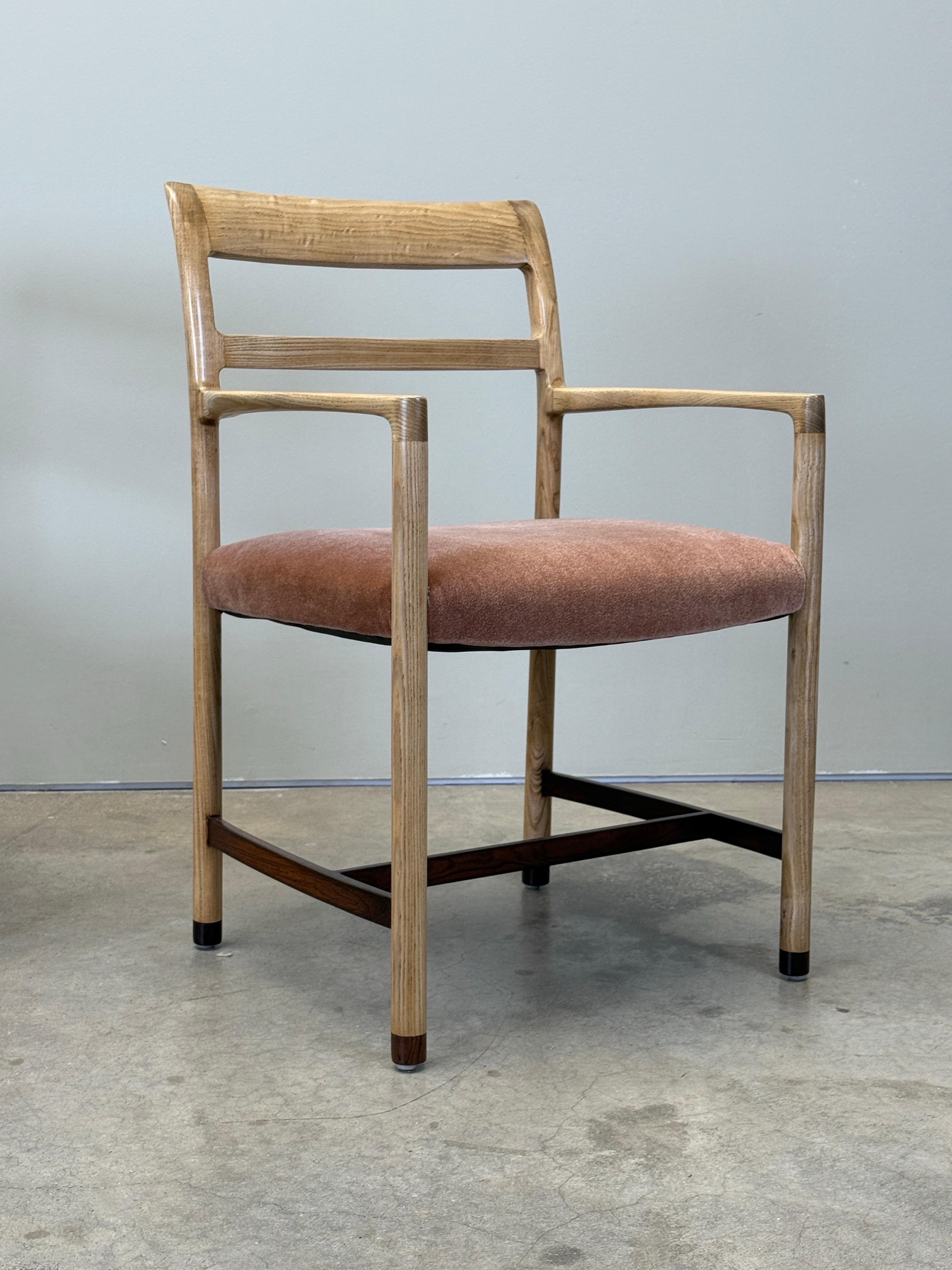 Frassino Dieci poltrone da pranzo in frassino e palissandro di Dunbar in vendita