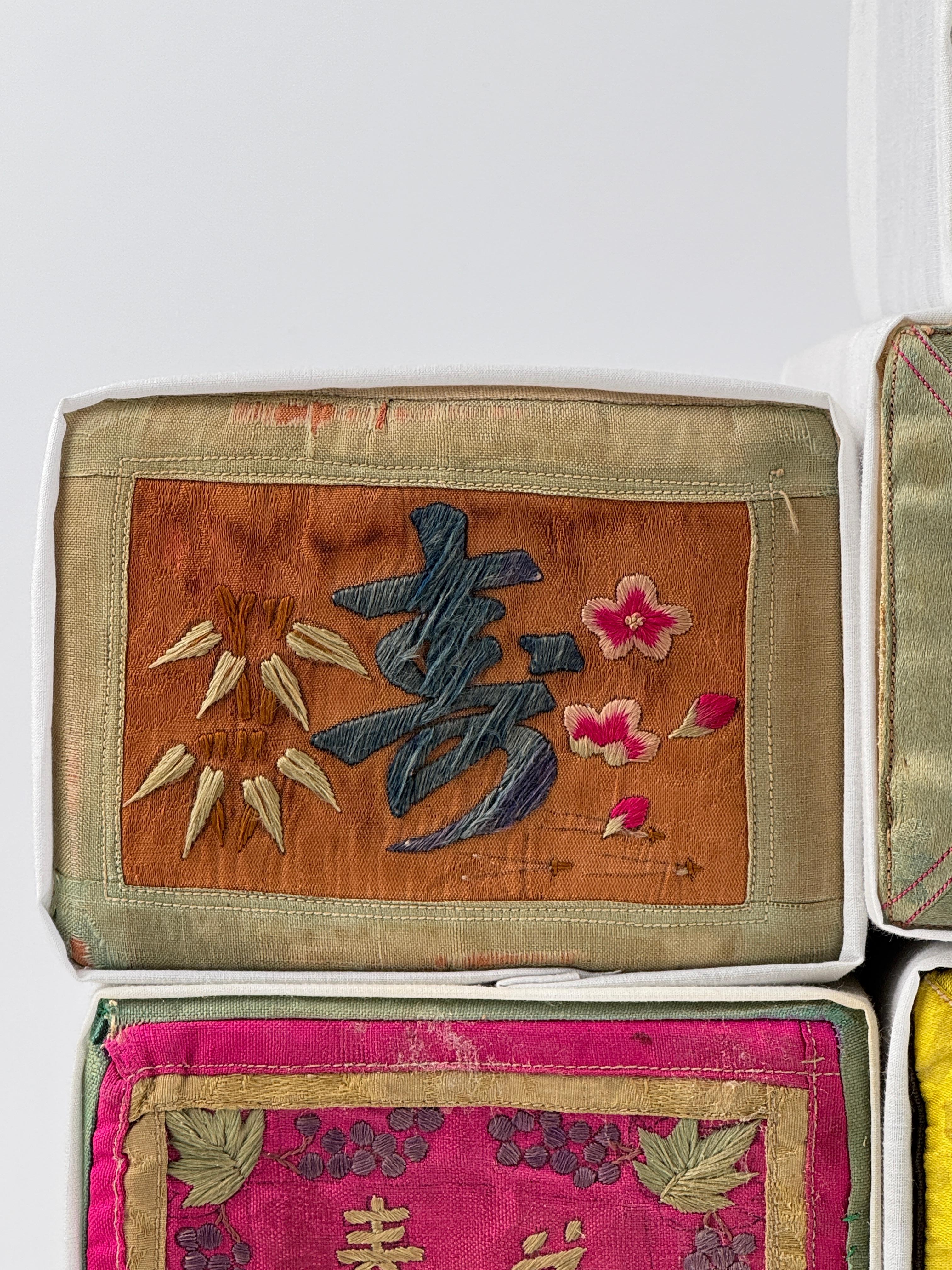 Zehn auspicious Koreanische traditionelle bestickte Kissen (Bestickt) im Angebot