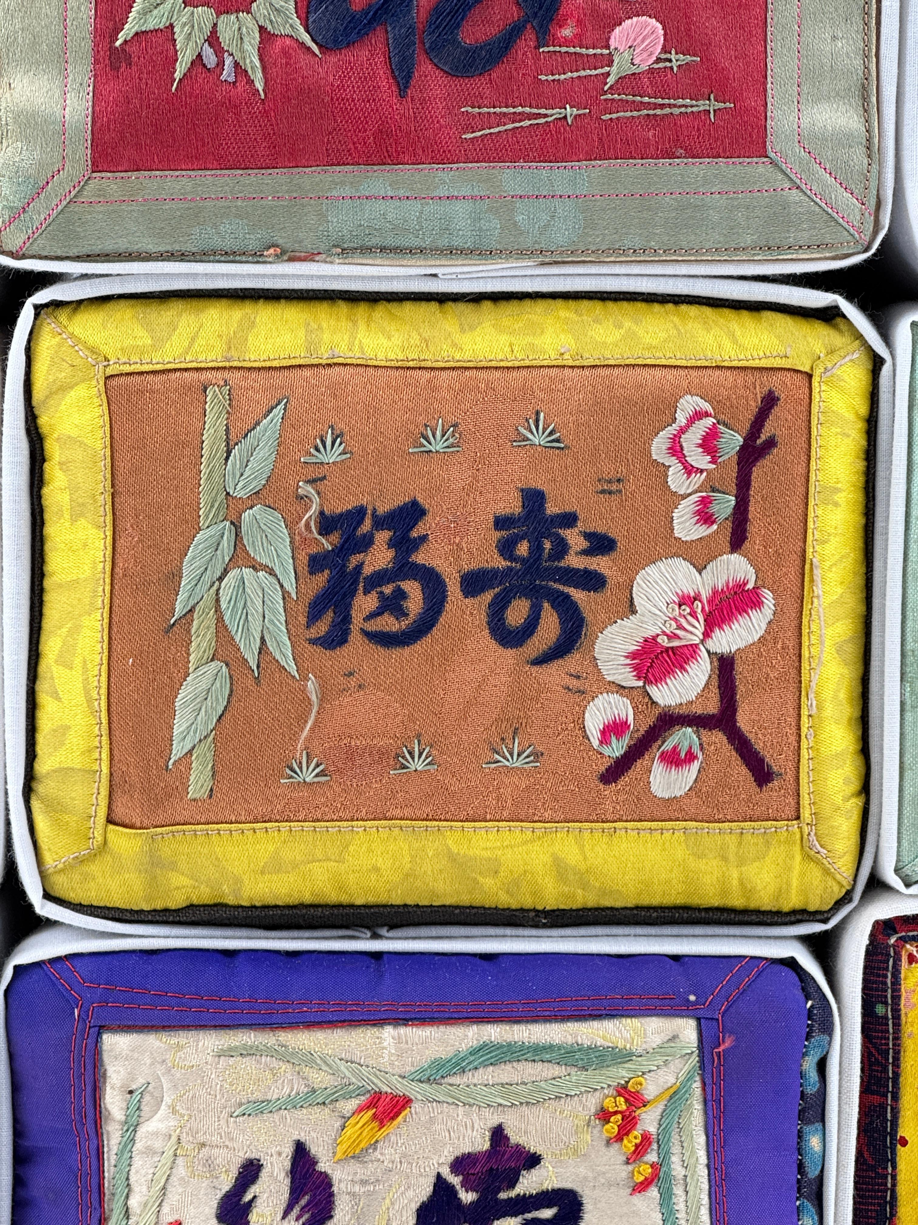 Zehn auspicious Koreanische traditionelle bestickte Kissen im Zustand „Gut“ im Angebot in seoul, KR