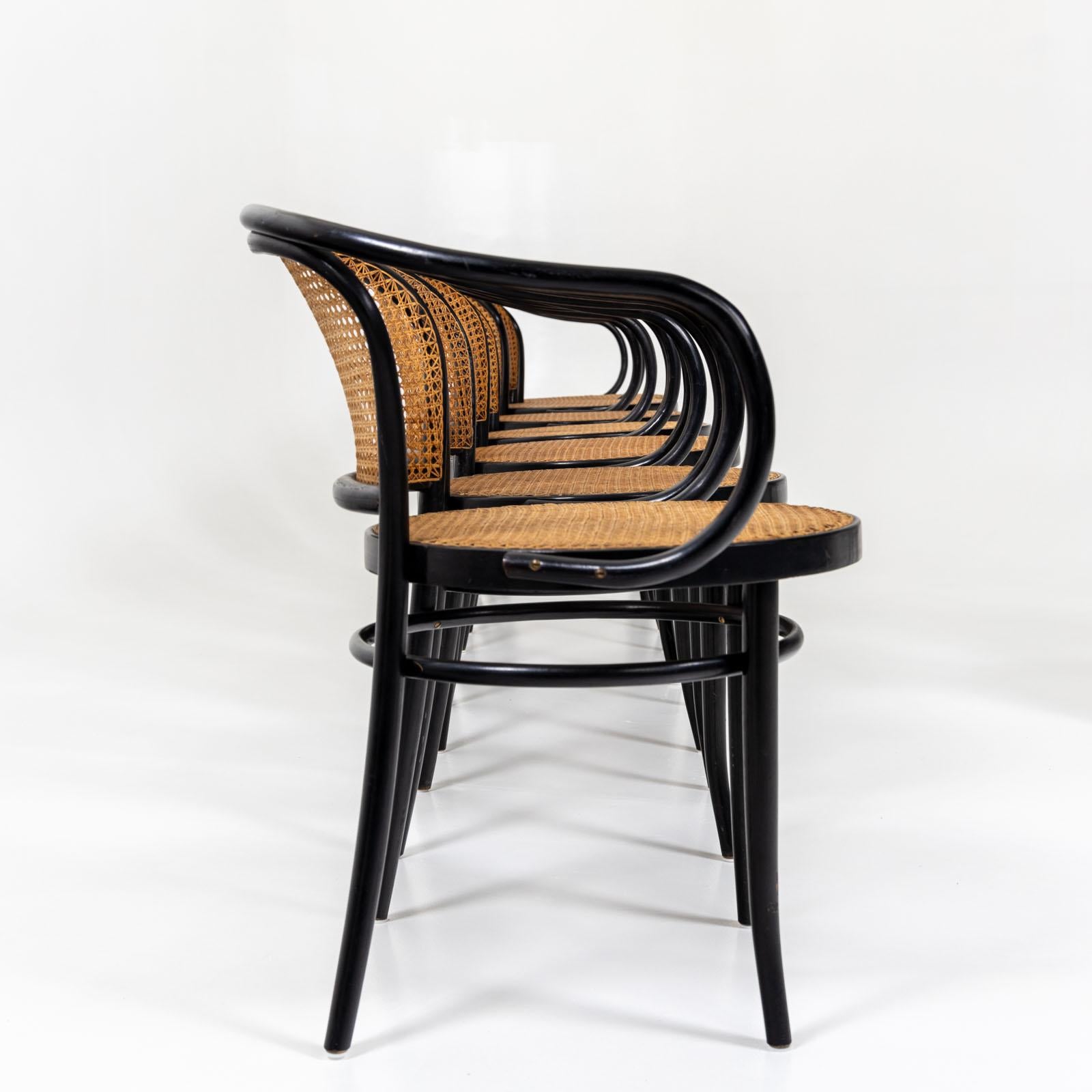 20ième siècle Dix fauteuils en bois courbé noir de Drevounia, République tchèque, milieu du XXe siècle en vente