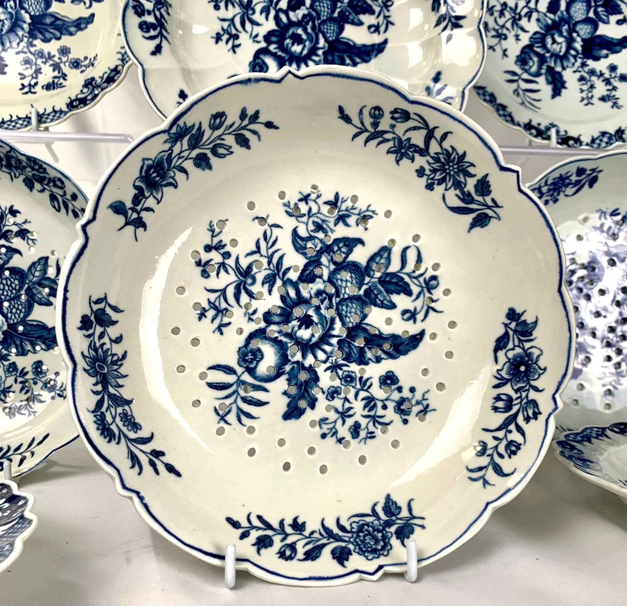 Cabinet Set 10 Blue and White 18th Century Dr Wall Worcester Porcelain Dishes 4