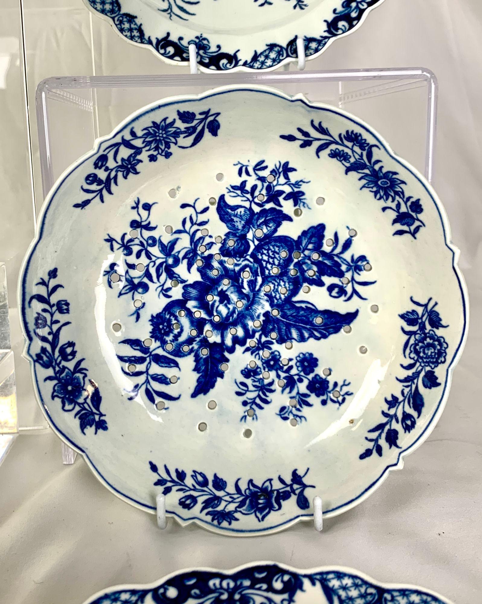 Cabinet Set 10 Blue and White 18th Century Dr Wall Worcester Porcelain Dishes 8