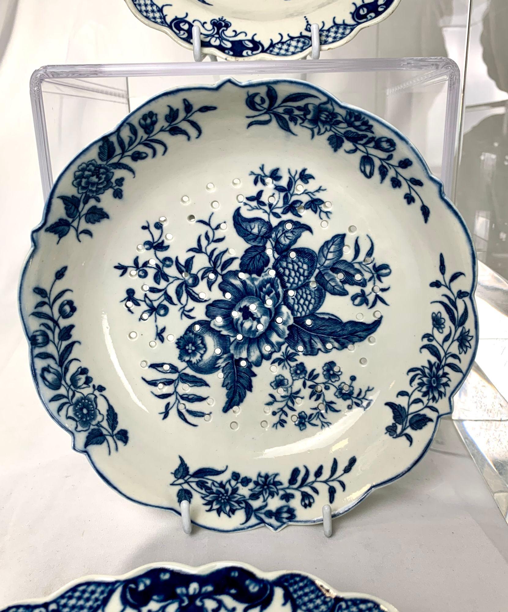 Cabinet Set 10 Blue and White 18th Century Dr Wall Worcester Porcelain Dishes 2